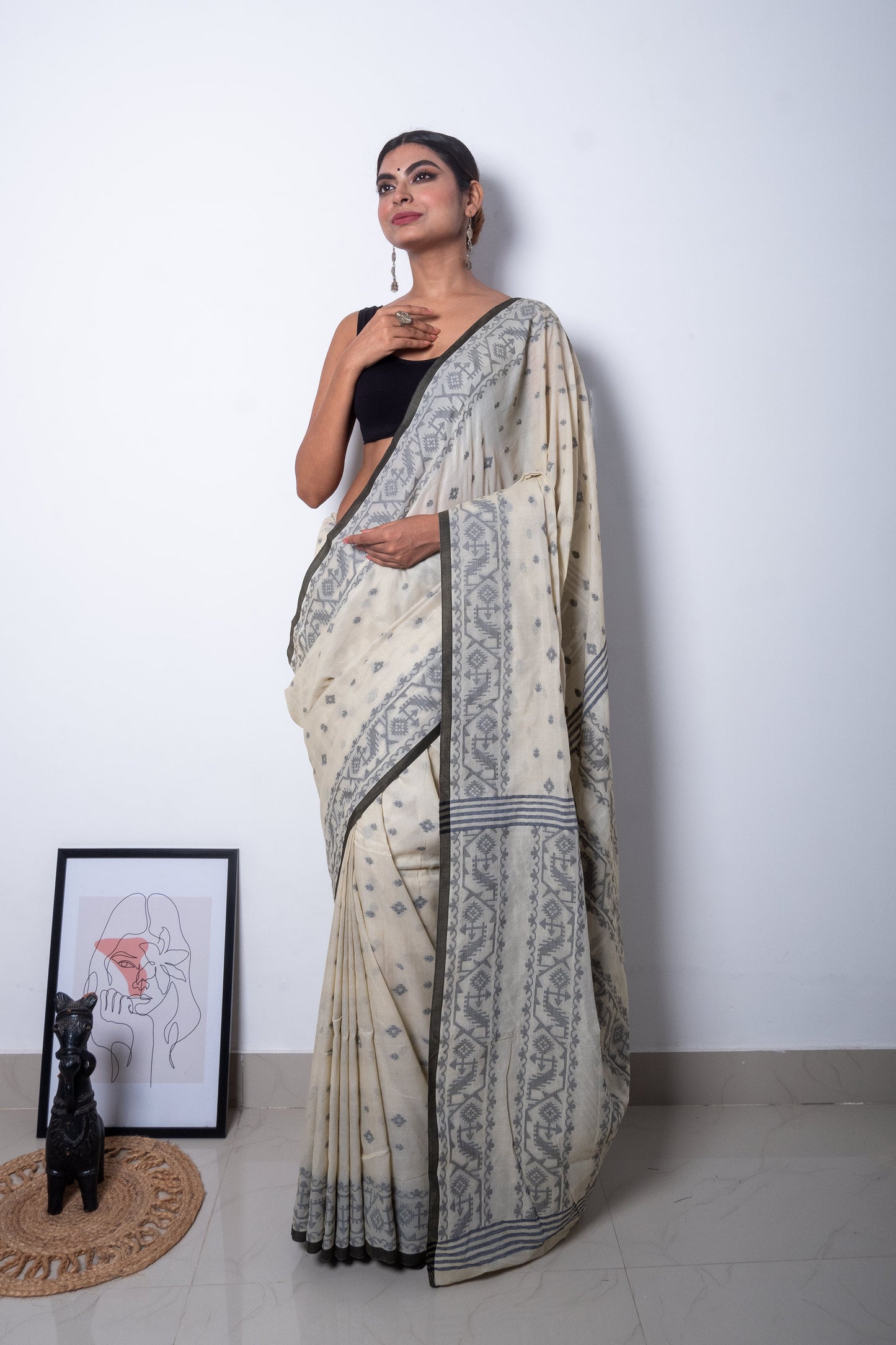 Cream-Black Handloom Woven Jamdani Saree