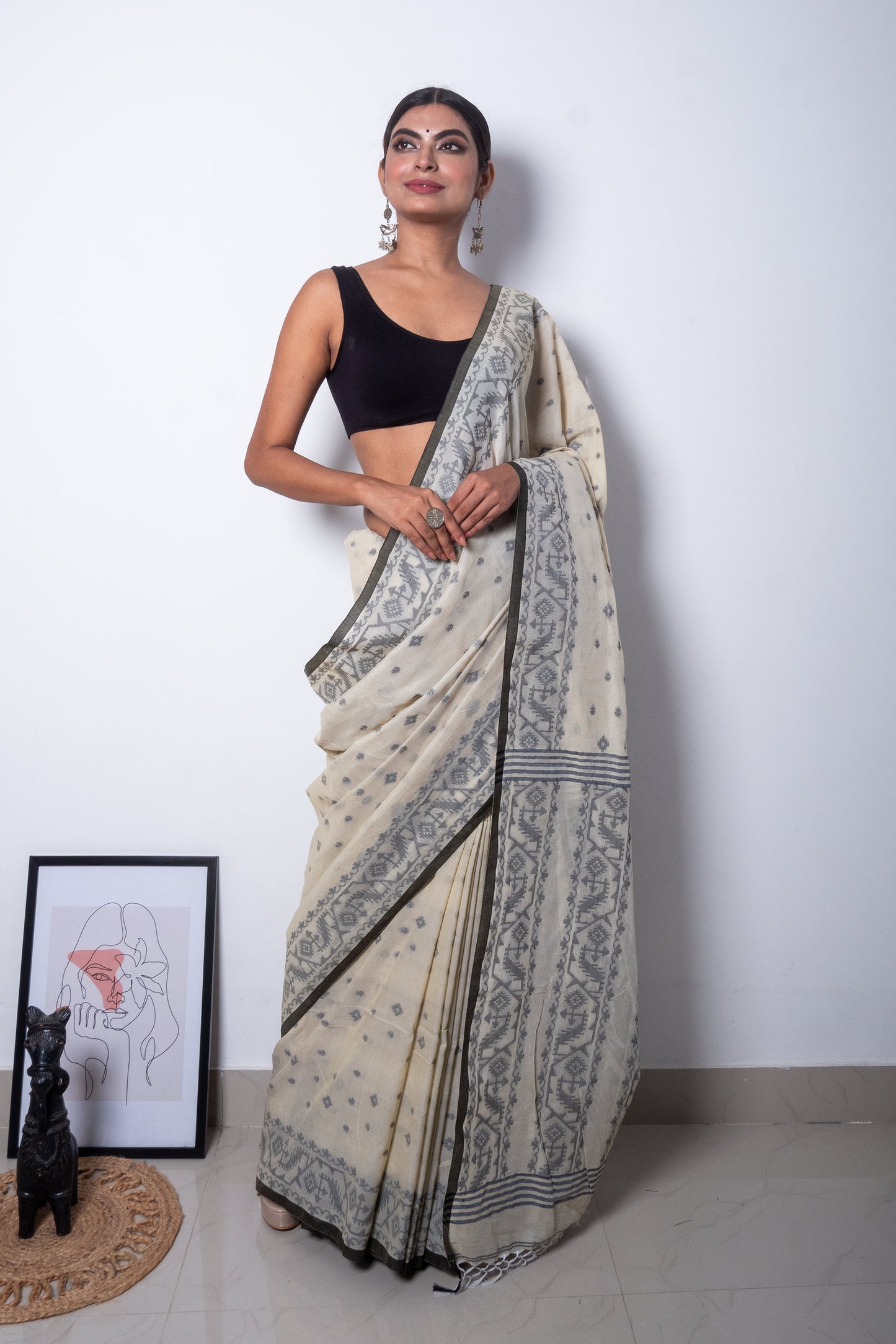 Cream-Black Handloom Woven Jamdani Saree