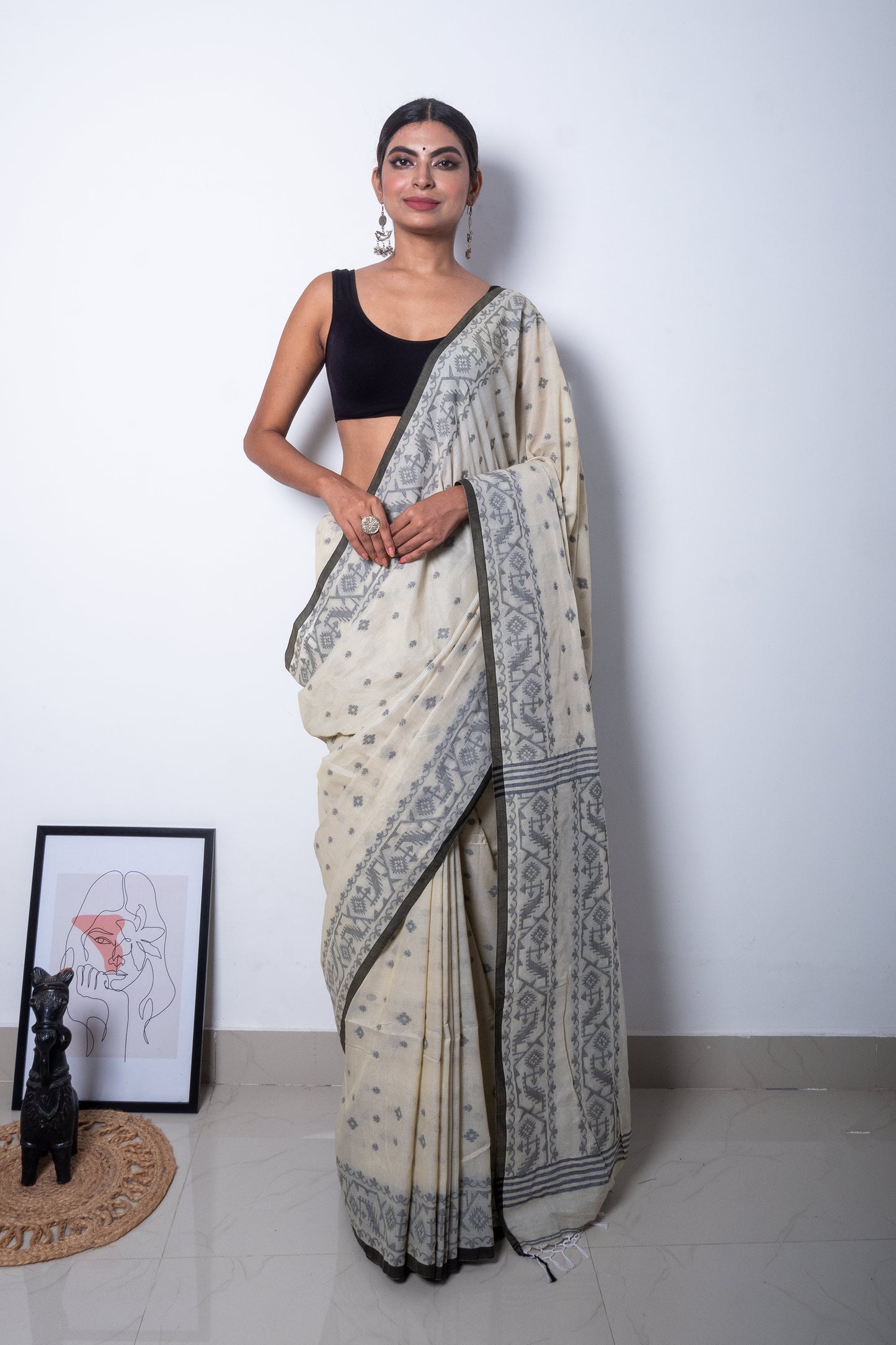 Cream-Black Handloom Woven Jamdani Saree