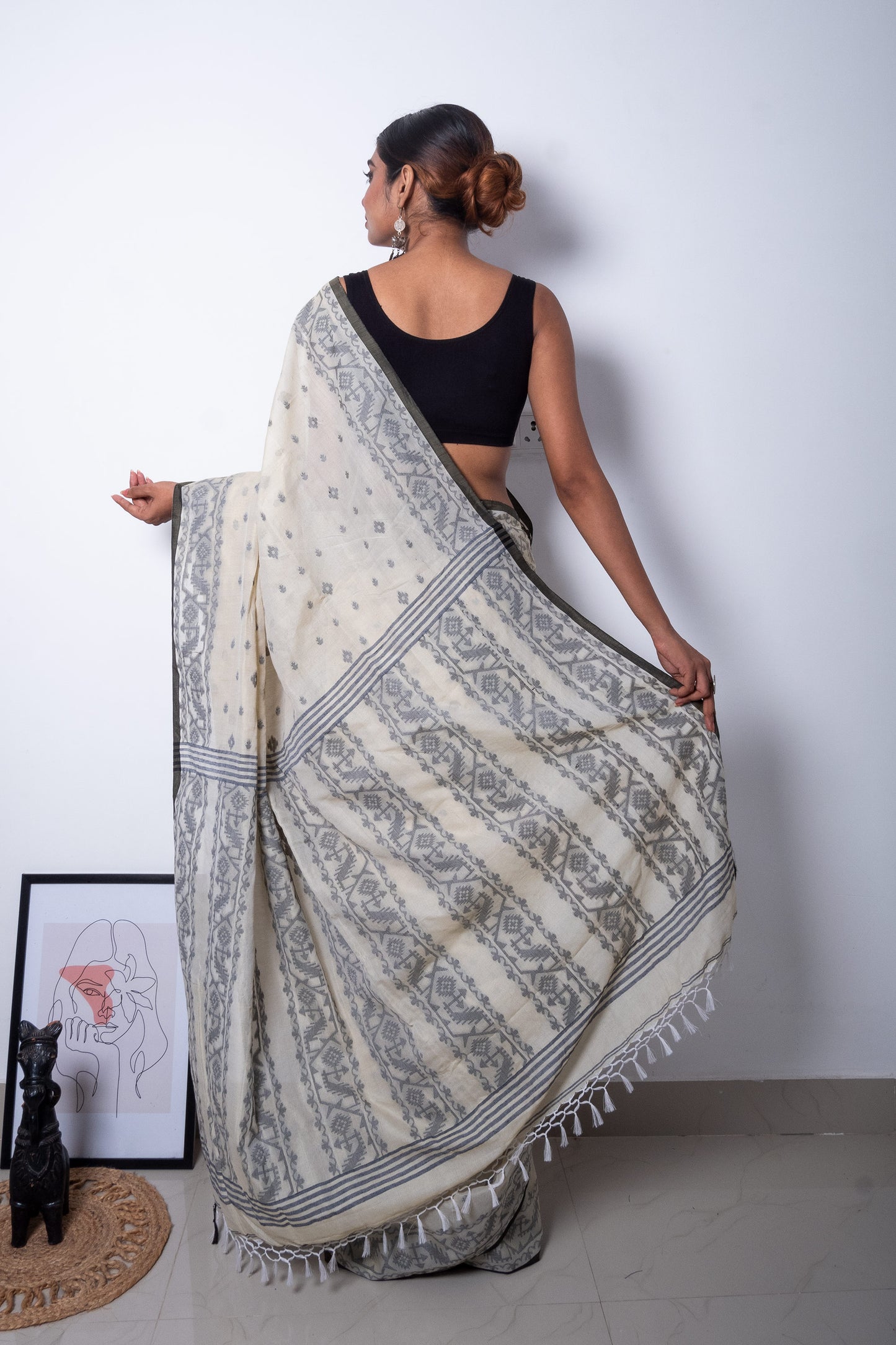 Cream-Black Handloom Woven Jamdani Saree