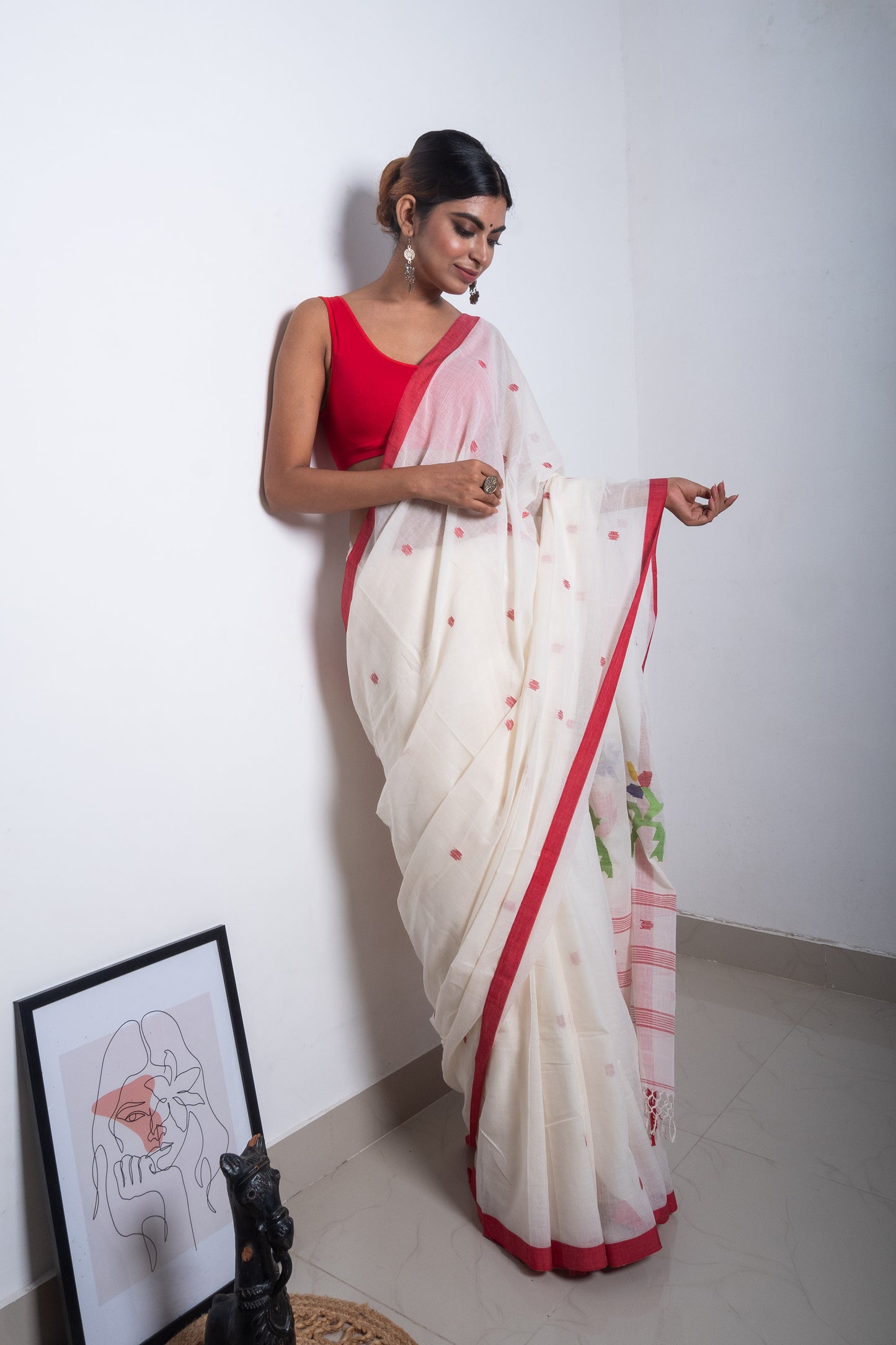Off White- Red Purely Handloom Needle Woven Jamdani Saree