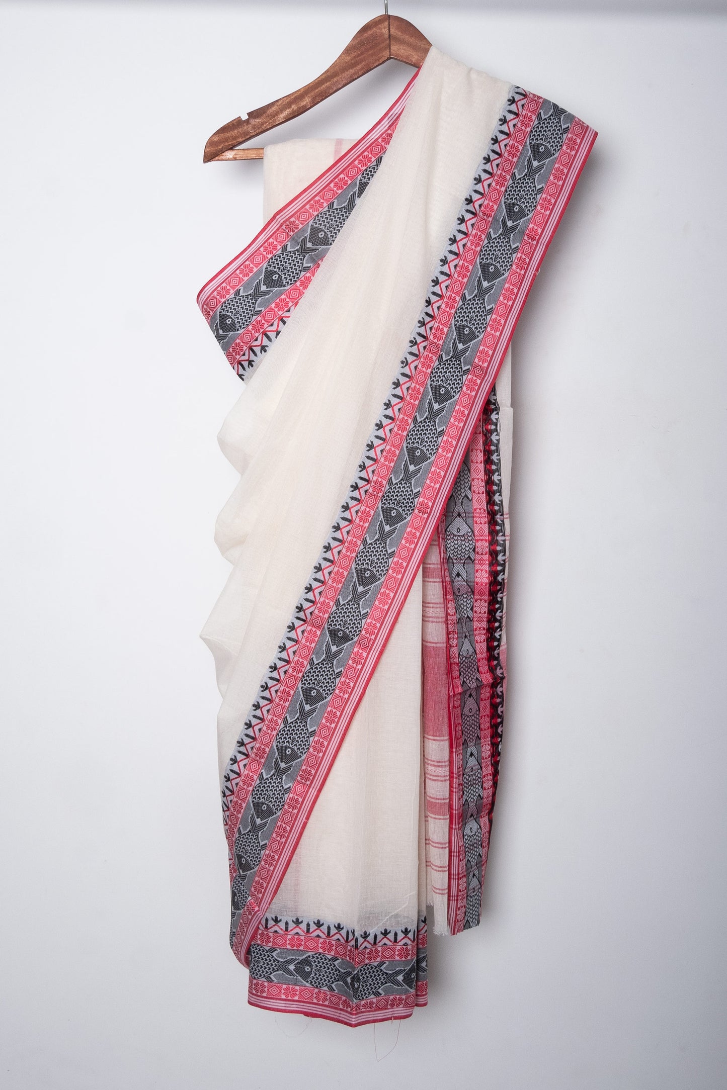 Off White Dhaniakhali Cotton Handloom Saree with Woven Fish Borders