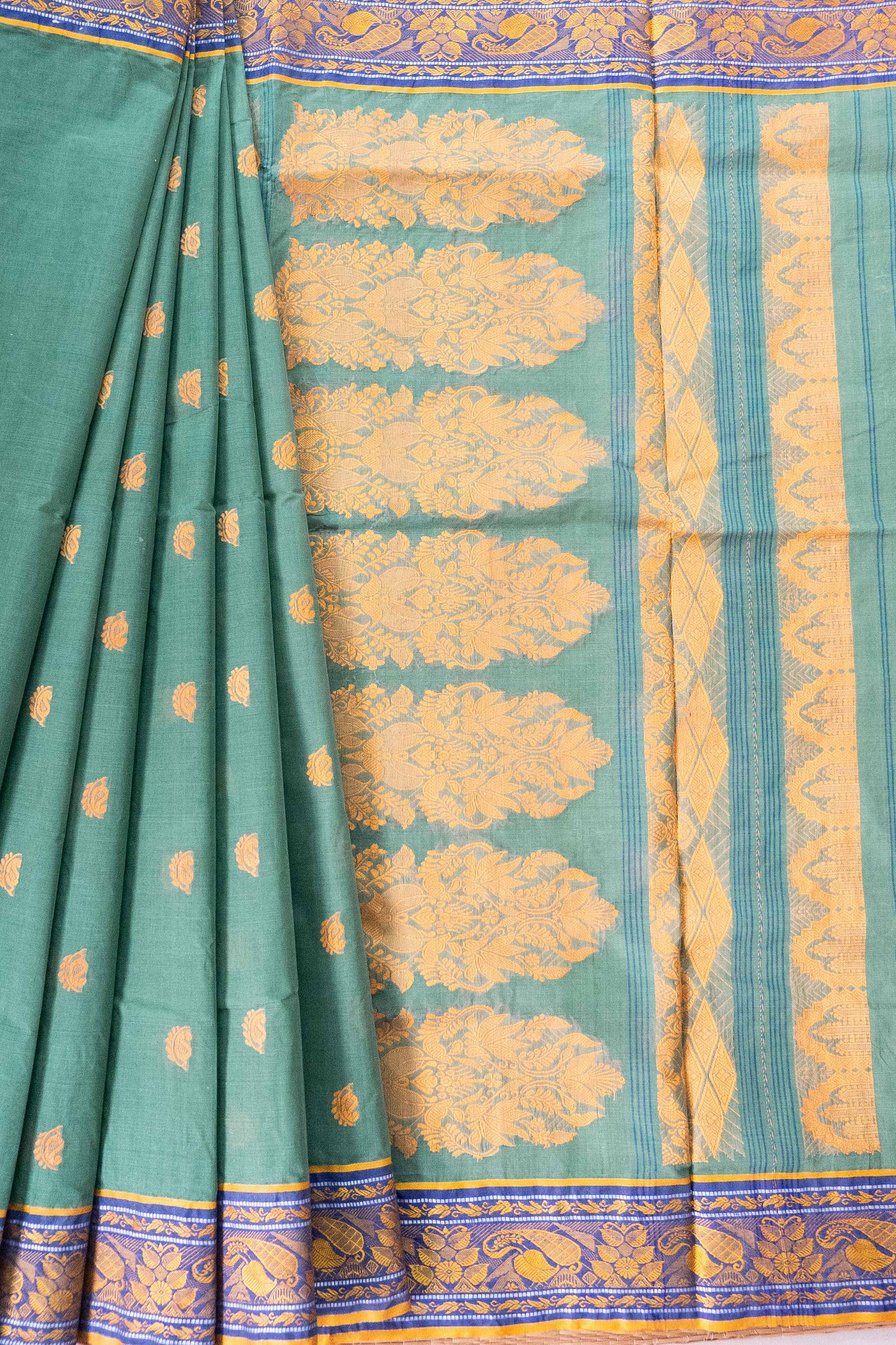 Pastel Green Cotton Handloom Woven Baluchari Saree