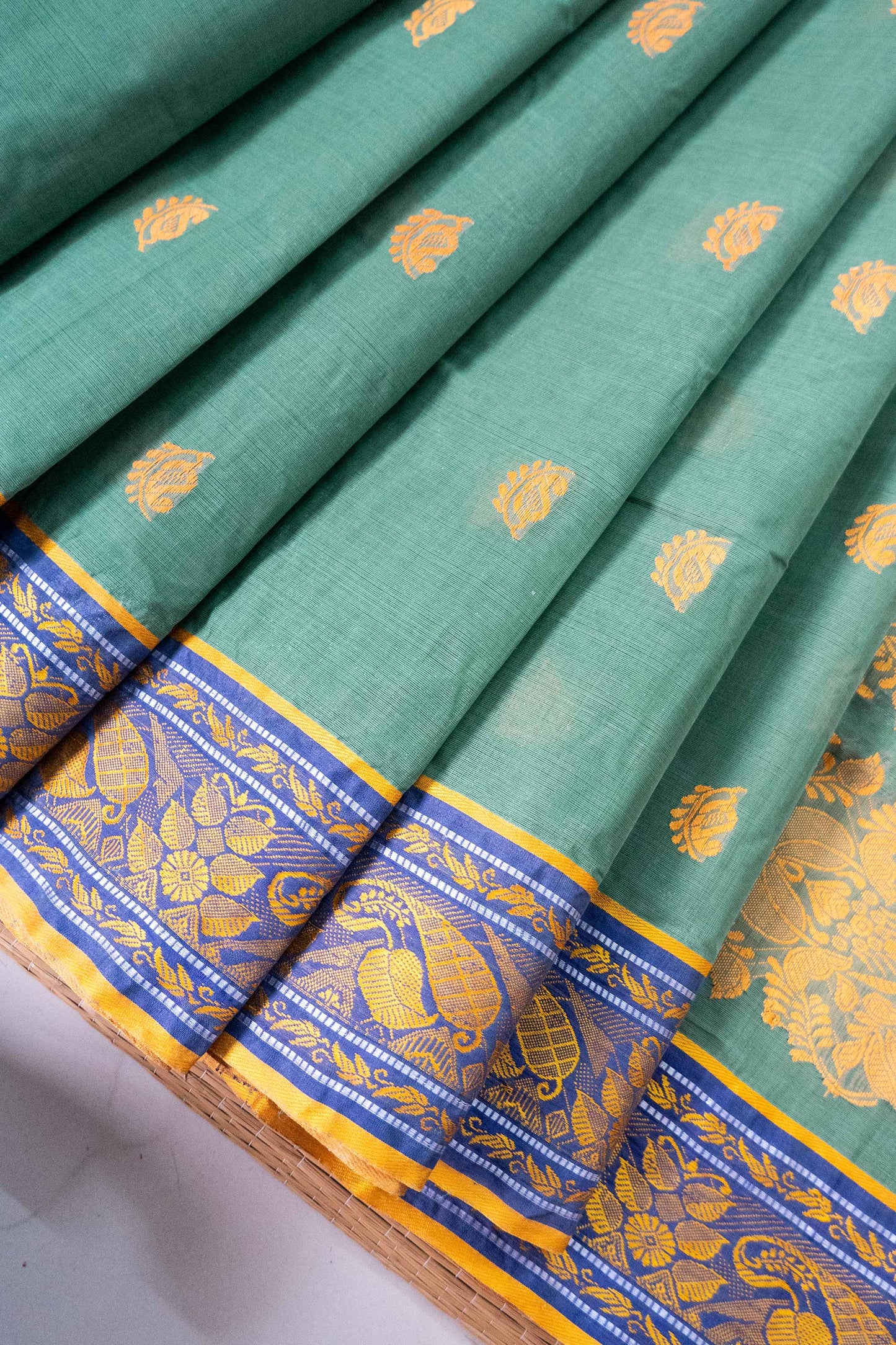 Pastel Green Cotton Handloom Woven Baluchari Saree