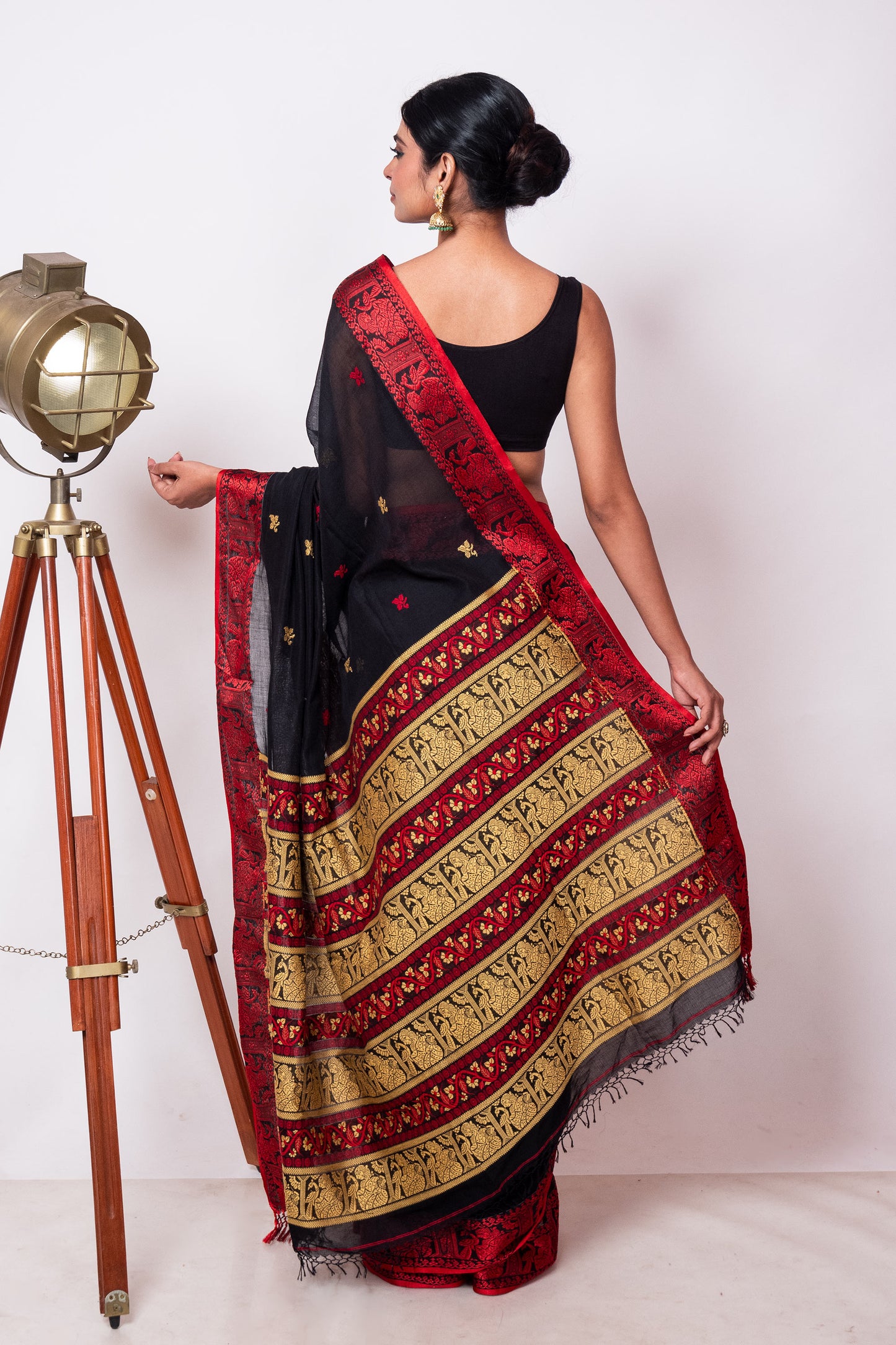 Black Cotton Handloom Woven Human Figure Baluchari Saree