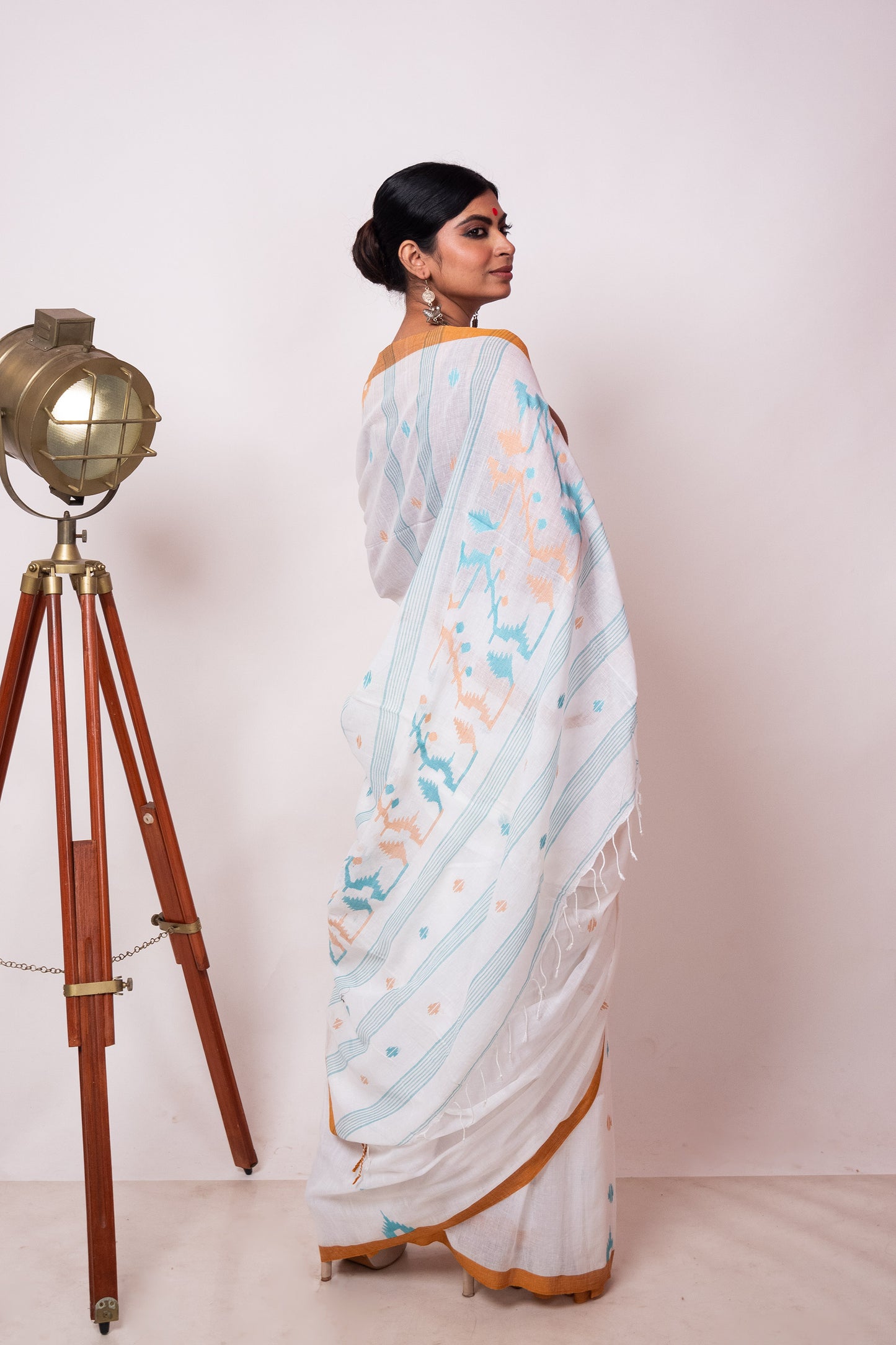 White Cotton Purely Handloom Needle Woven Jamdani Saree