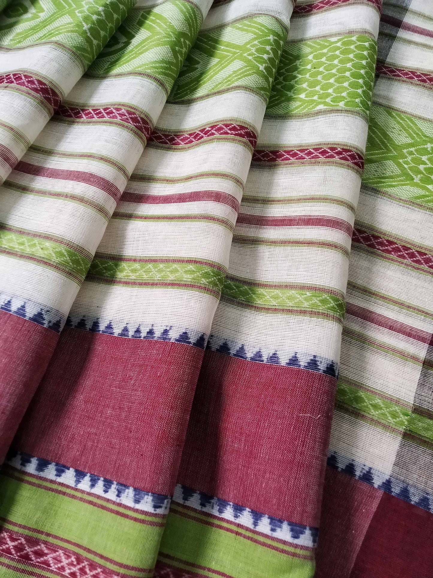 Green-Maroon-Blue-Yellow Fish Motifs Dhaniakhali Cotton Saree