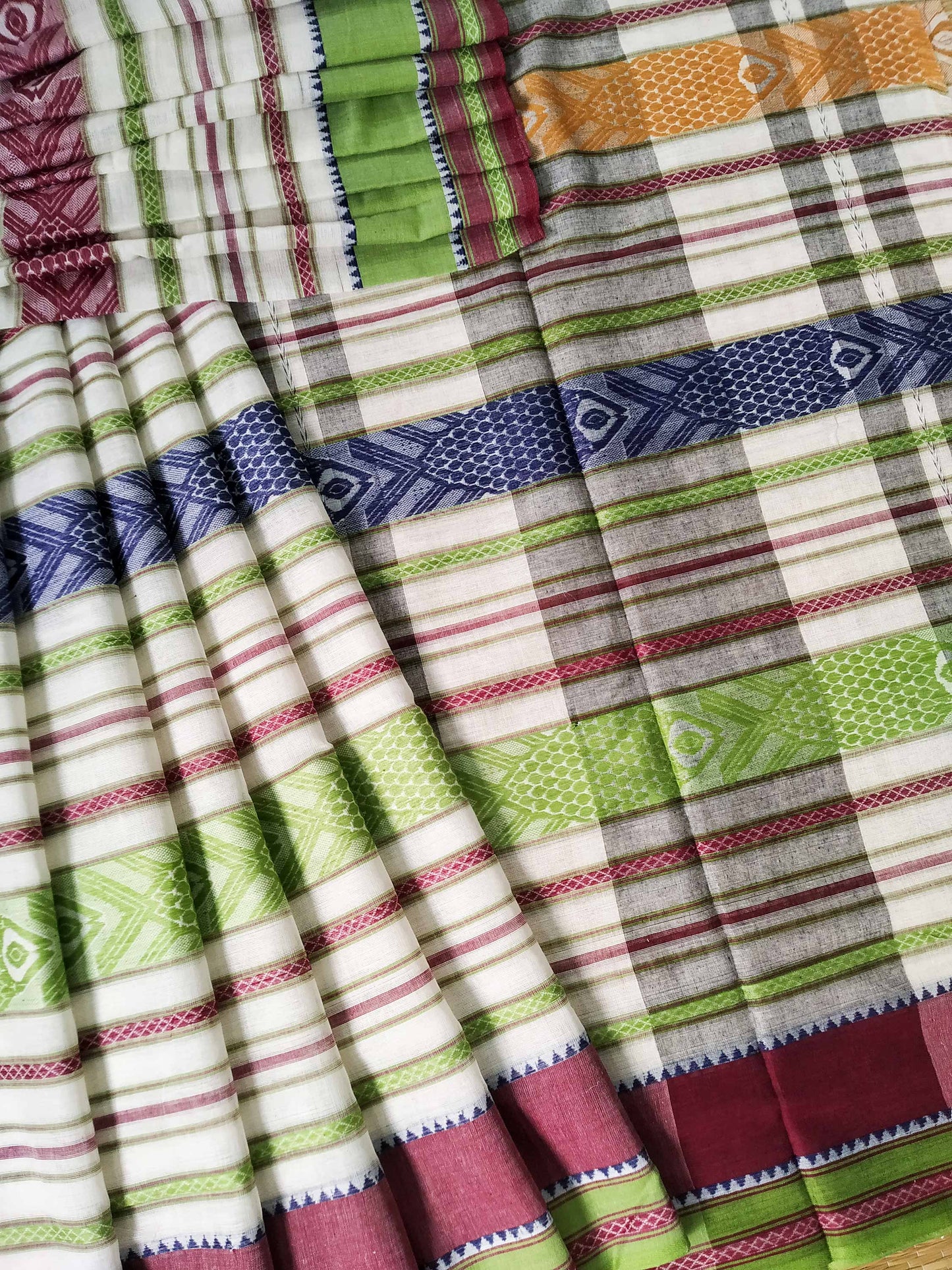 Green-Maroon-Blue-Yellow Fish Motifs Dhaniakhali Cotton Saree