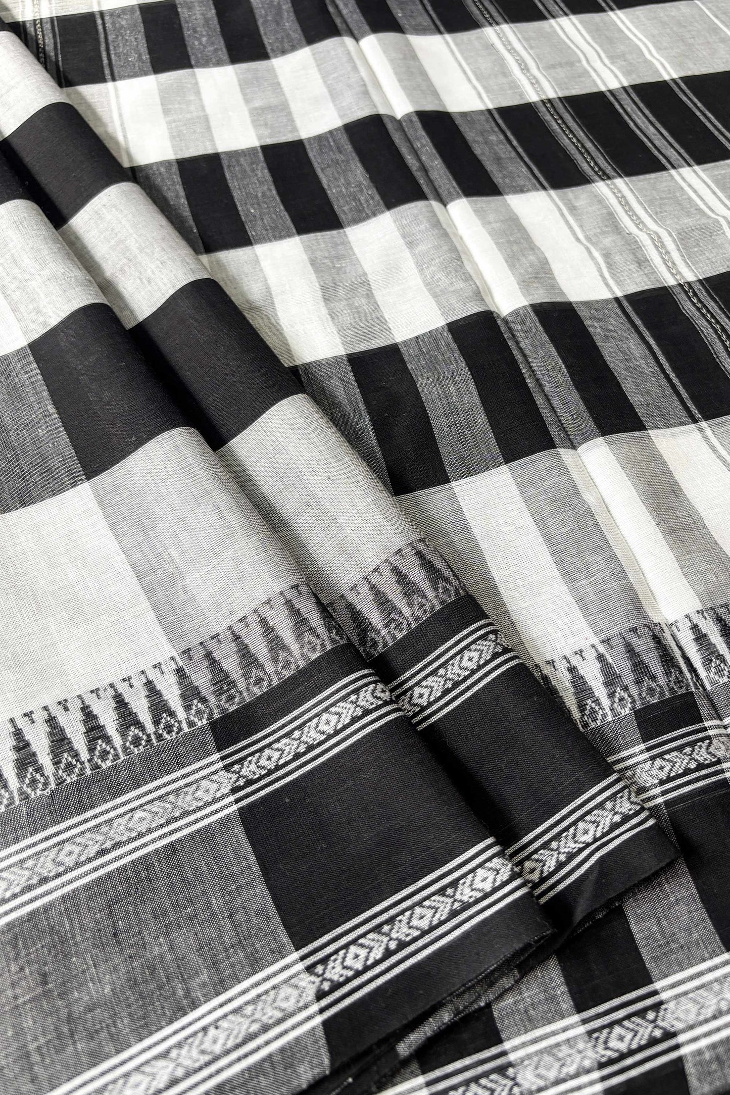White Black Cotton Big Check Dhaniakhali Saree