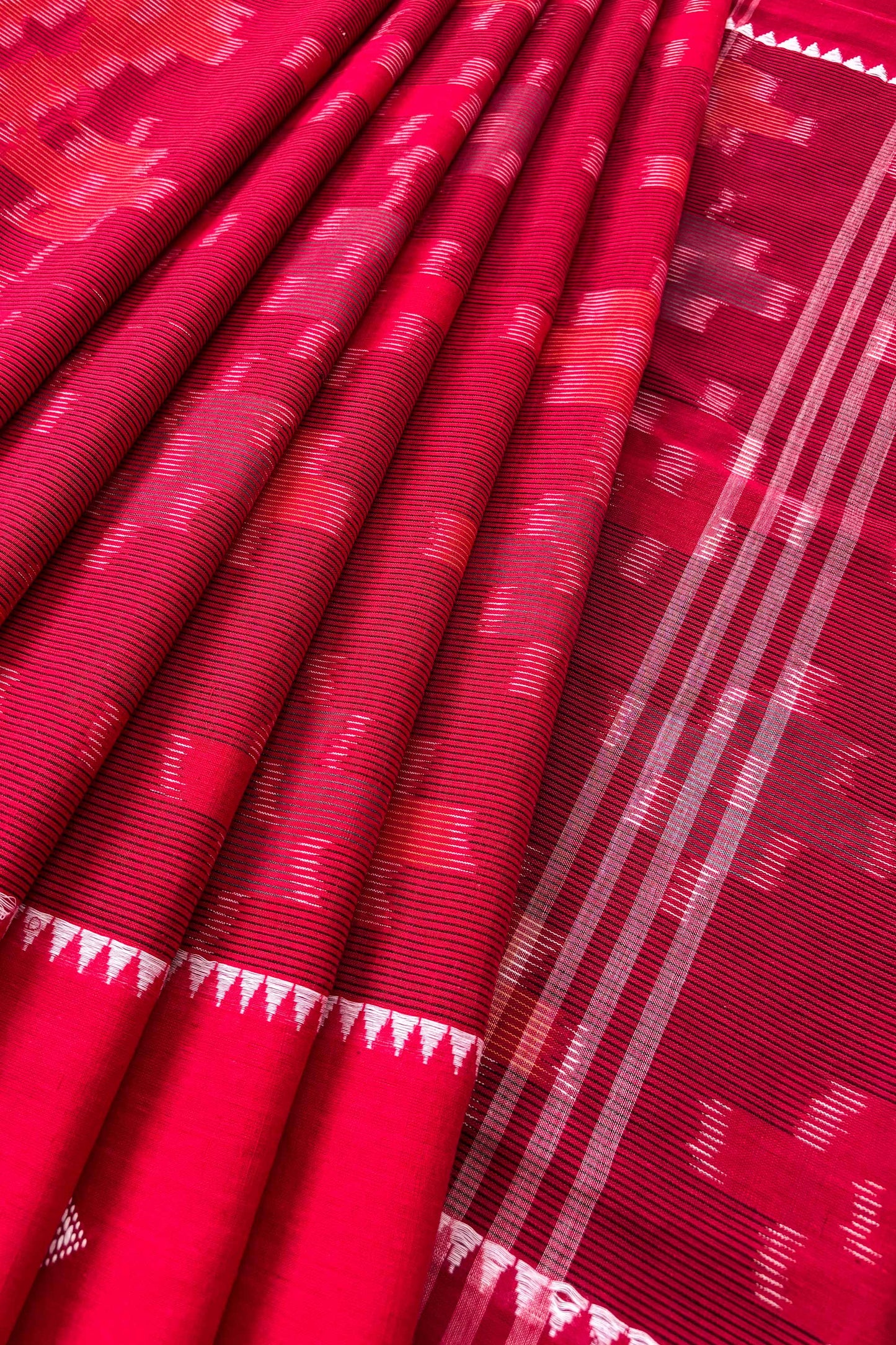 Red-Maroon Dhaniakhali Ikat Madhyamani Cotton Saree