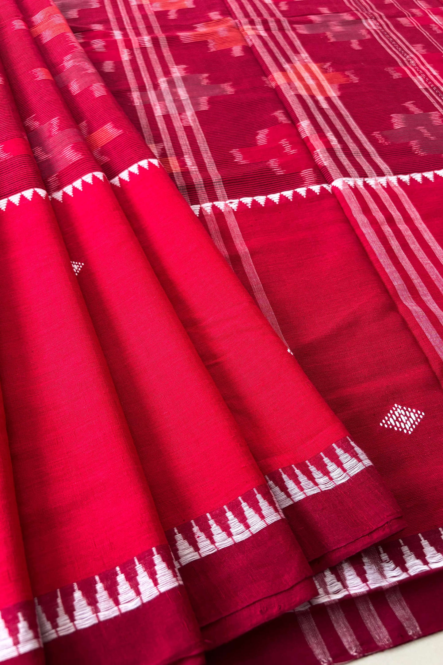 Red-Maroon Dhaniakhali Ikat Madhyamani Cotton Saree