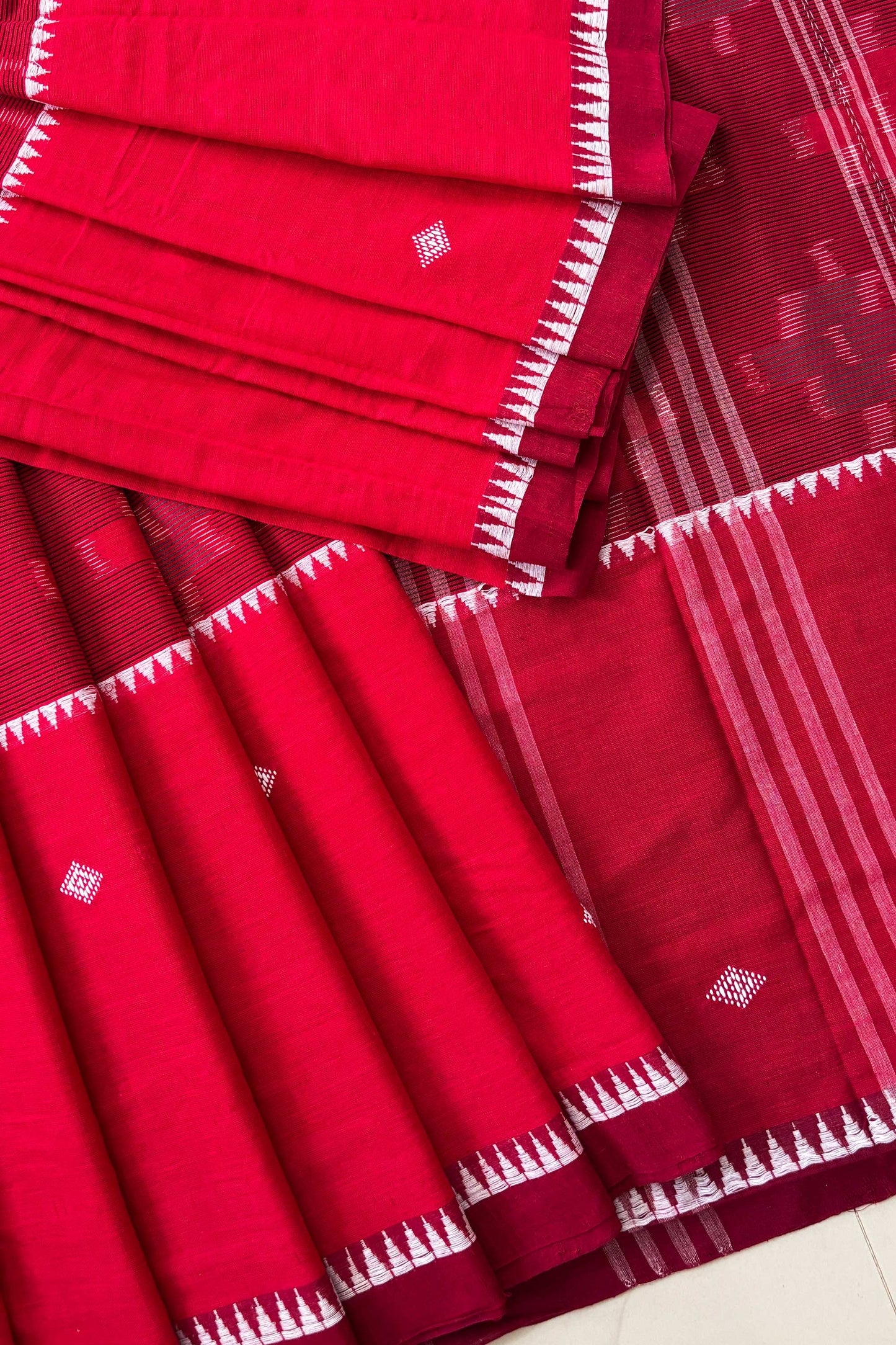 Red-Maroon Dhaniakhali Ikat Madhyamani Cotton Saree
