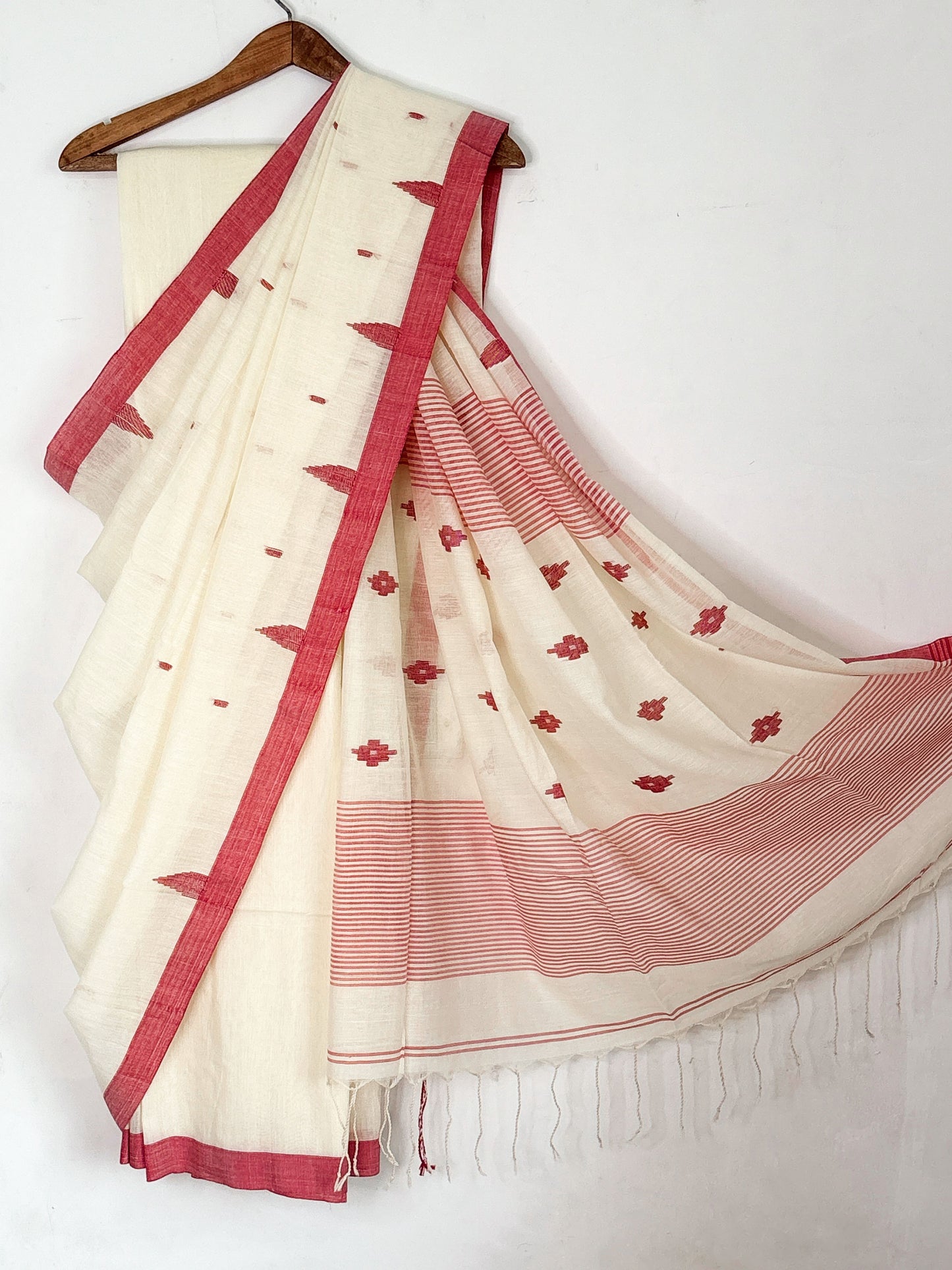 Off white Red Handloom Cotton Jamdani Motif Saree with Temple Borders