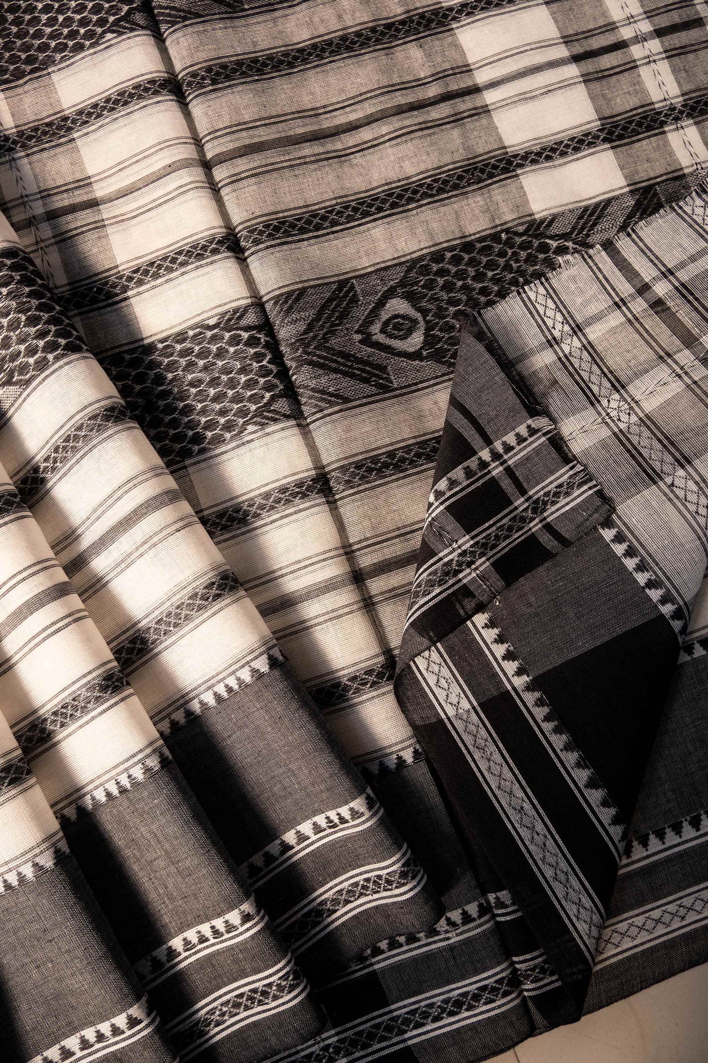 White-Black Fish Motifs Dhaniakhali Cotton Saree
