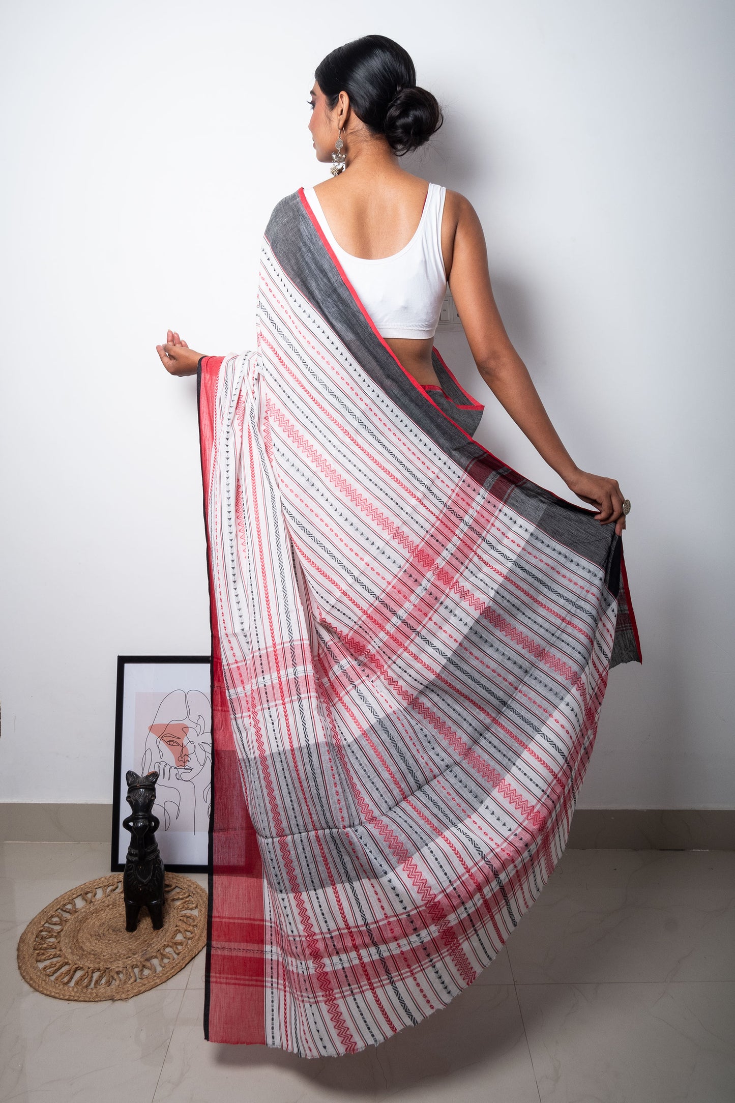 White Dhaniakhali Cotton Saree with Red Zigzag Weave and Ganga Jamuna Borders