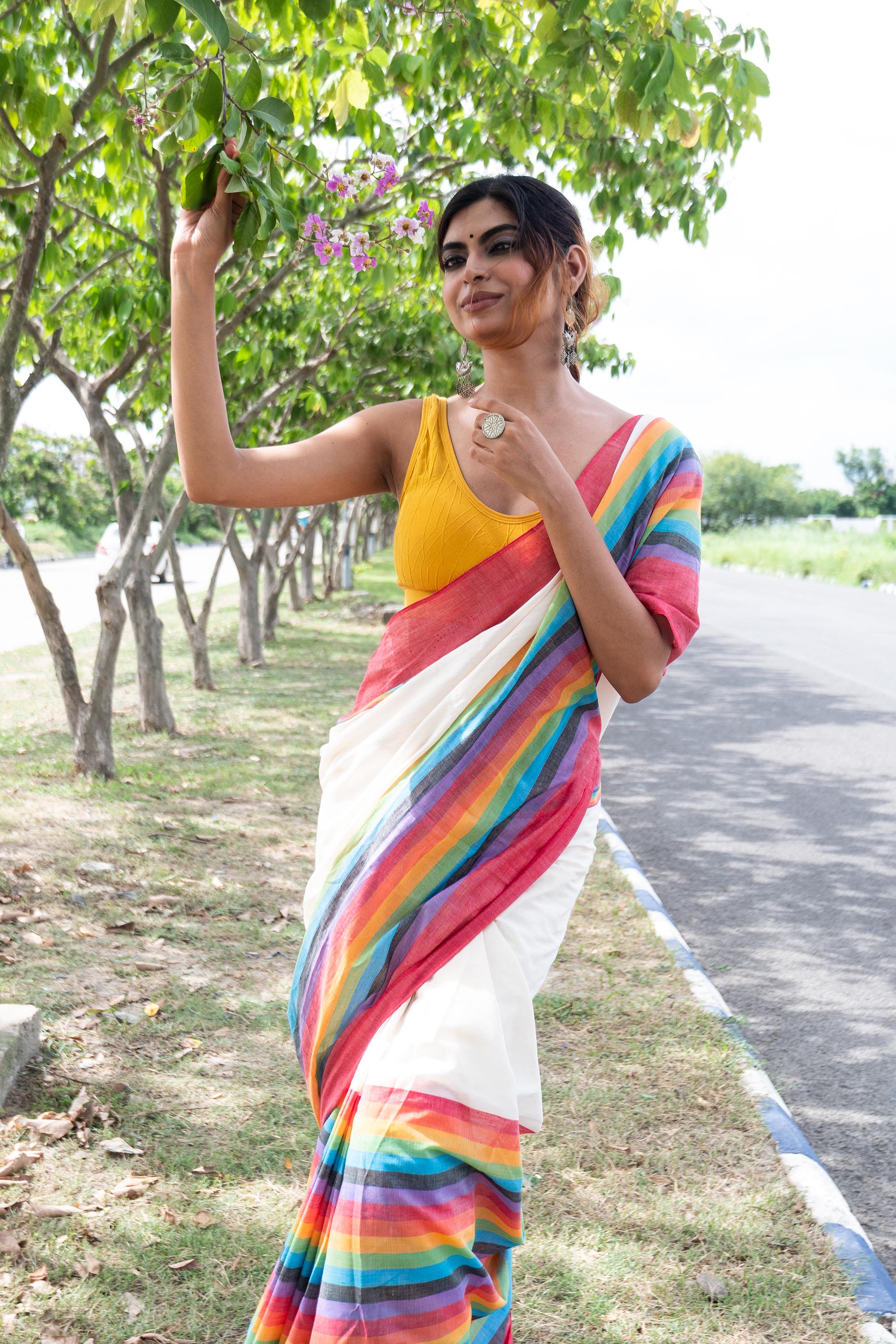 God bless the photographer of this photo...what else can I say?...and why  this Goddess wants to tease me with tha… | Indian fashion saree, Saree  look, Elegant saree