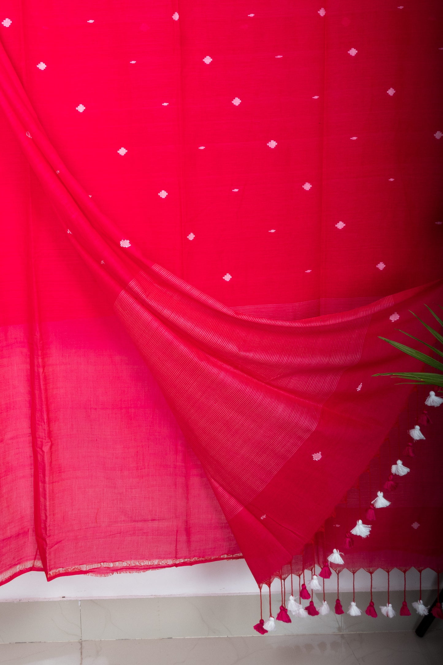 Fuchsia Pink Muslin Cotton Purely Handloom Needle Woven Jamdani Saree