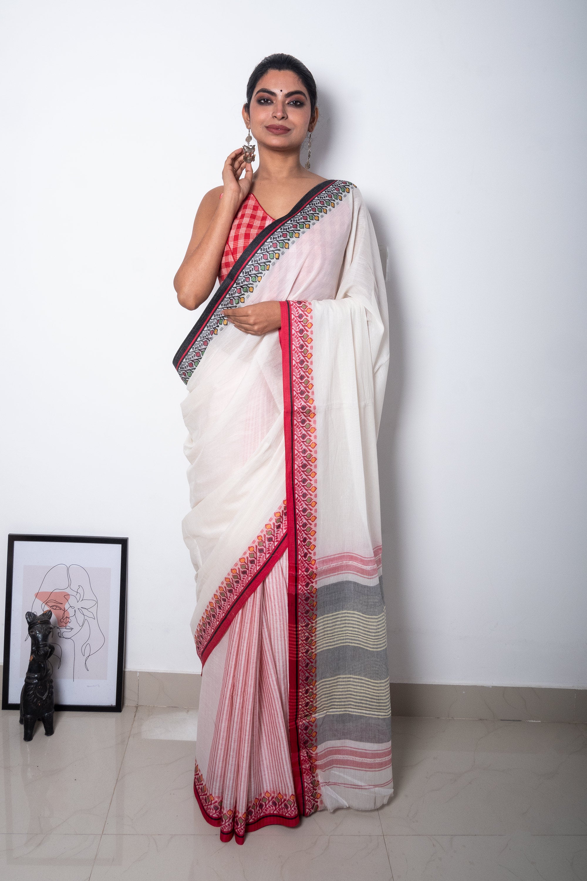 White Handloom Sarees - Buy White Handloom Sarees Online at Best Prices