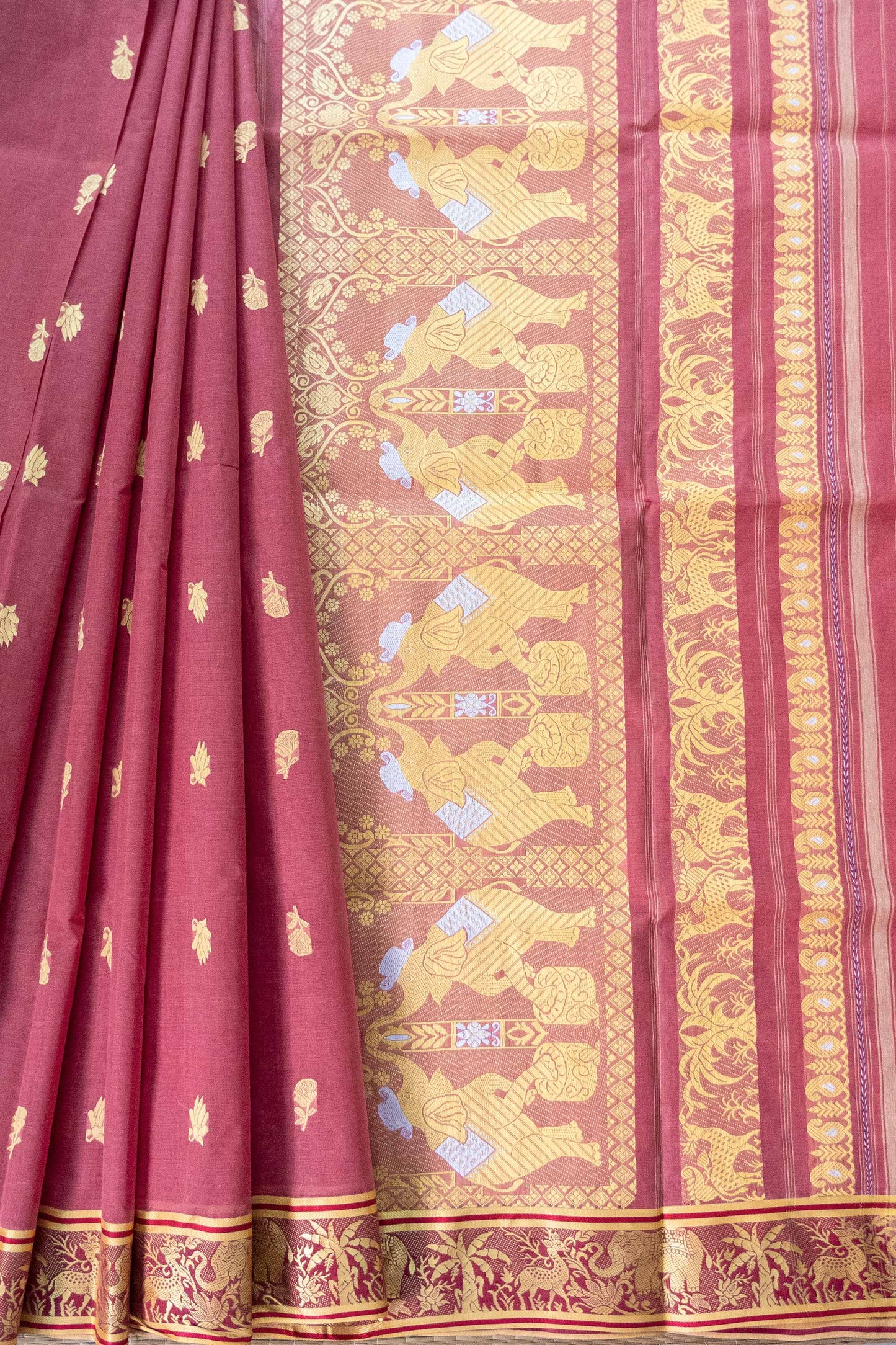 Mauve Cotton Handloom Woven Baluchari Saree With Elephant Motifs