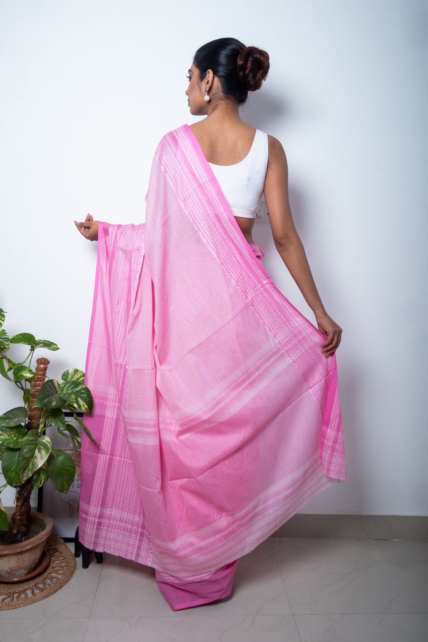 Buy Pink White Cotton Small Check Dhaniakhali Saree with Skirt Borders- Mayasha