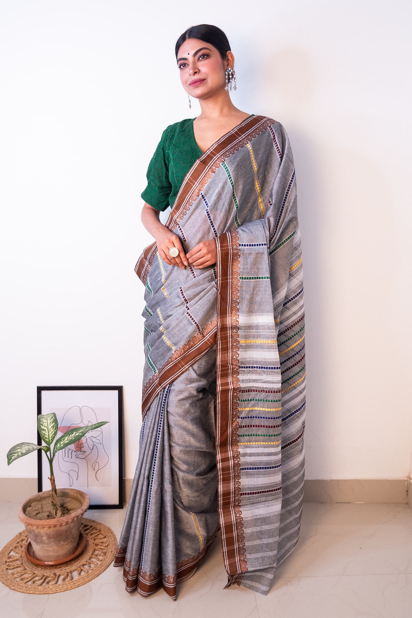 Grey Begumpuri Cotton Handloom Saree with Woven Borders