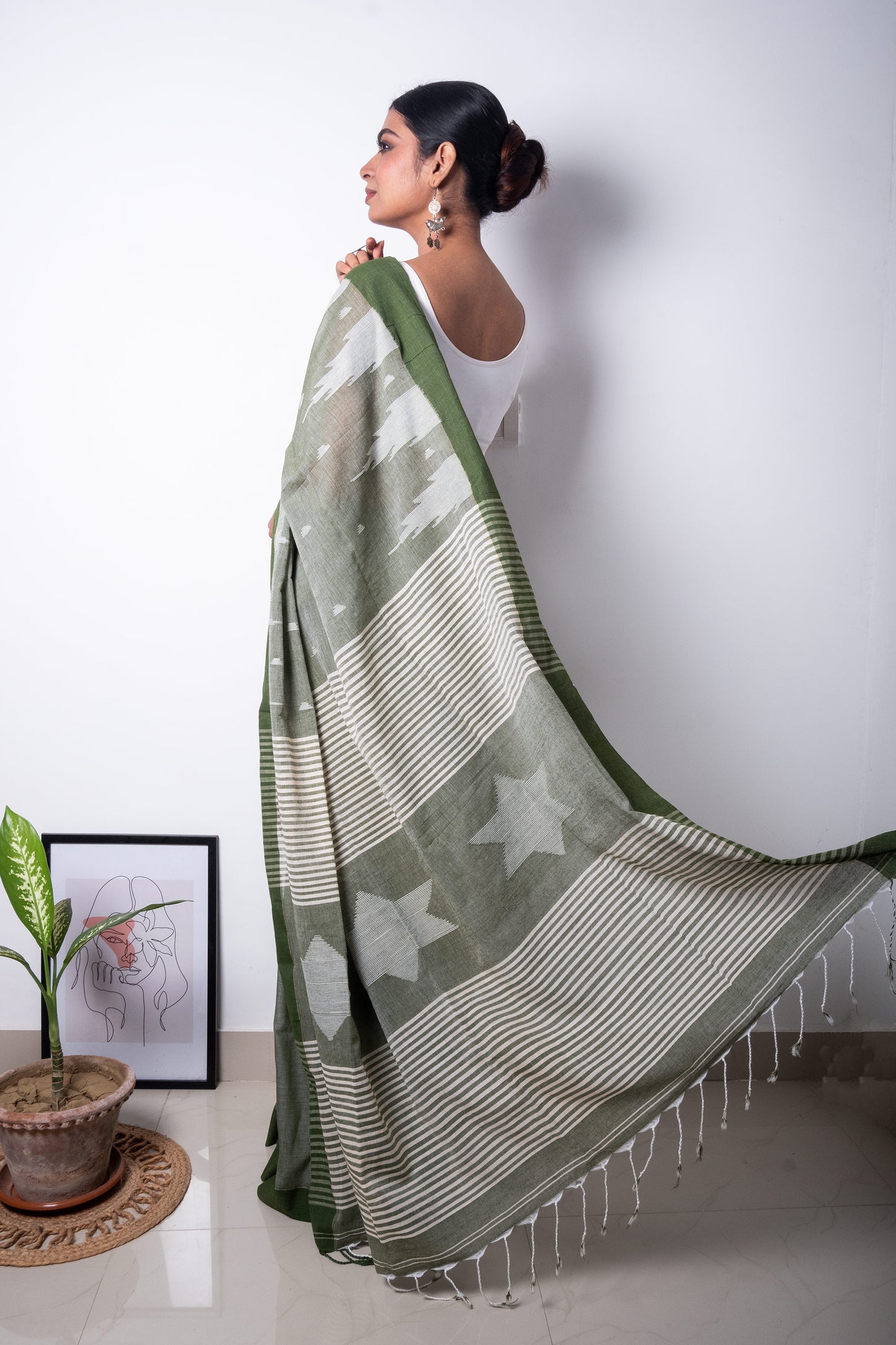 Green Bengal Cotton Saree with Star Woven Palla