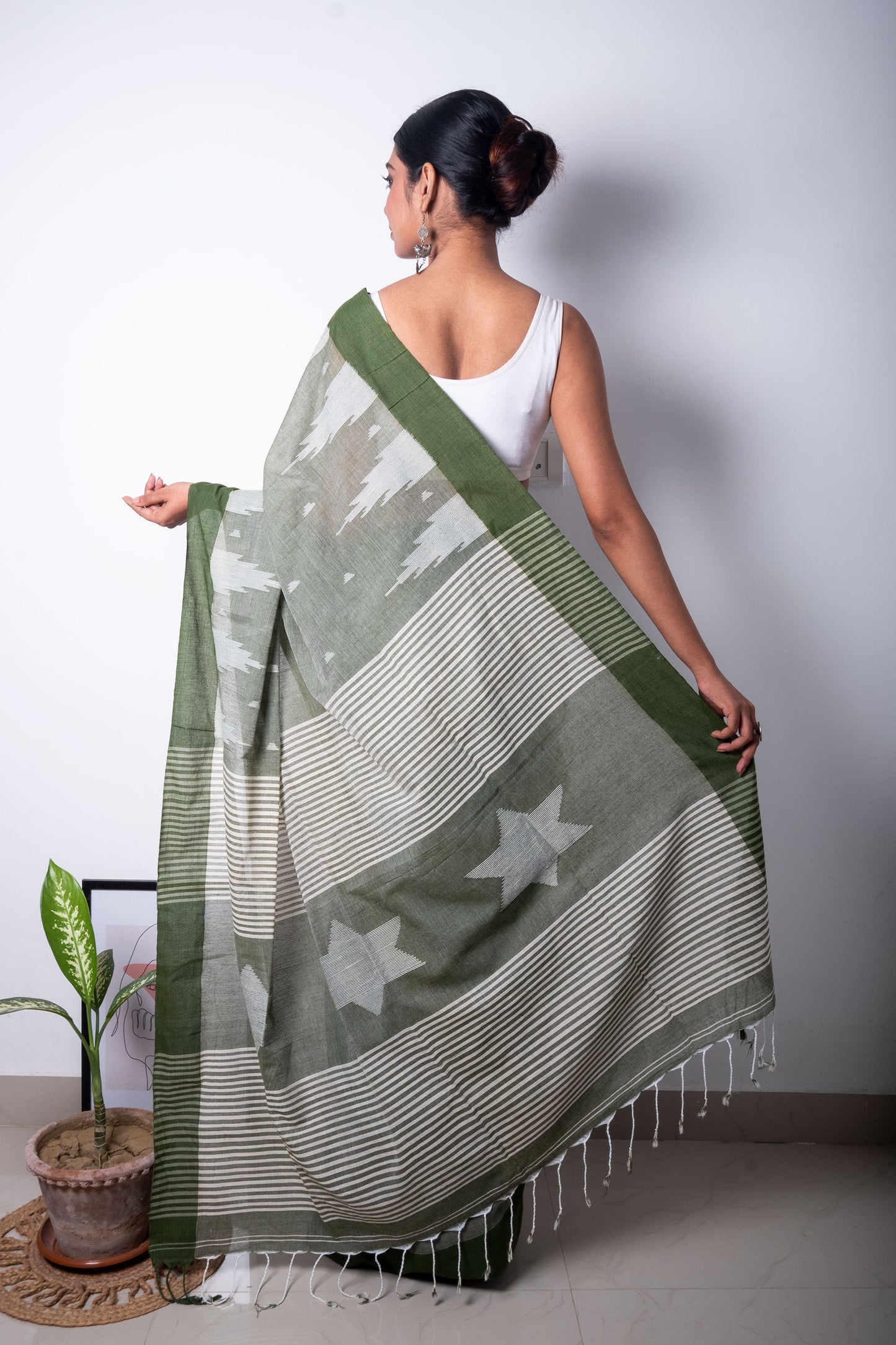 Green Bengal Cotton Saree with Star Woven Palla