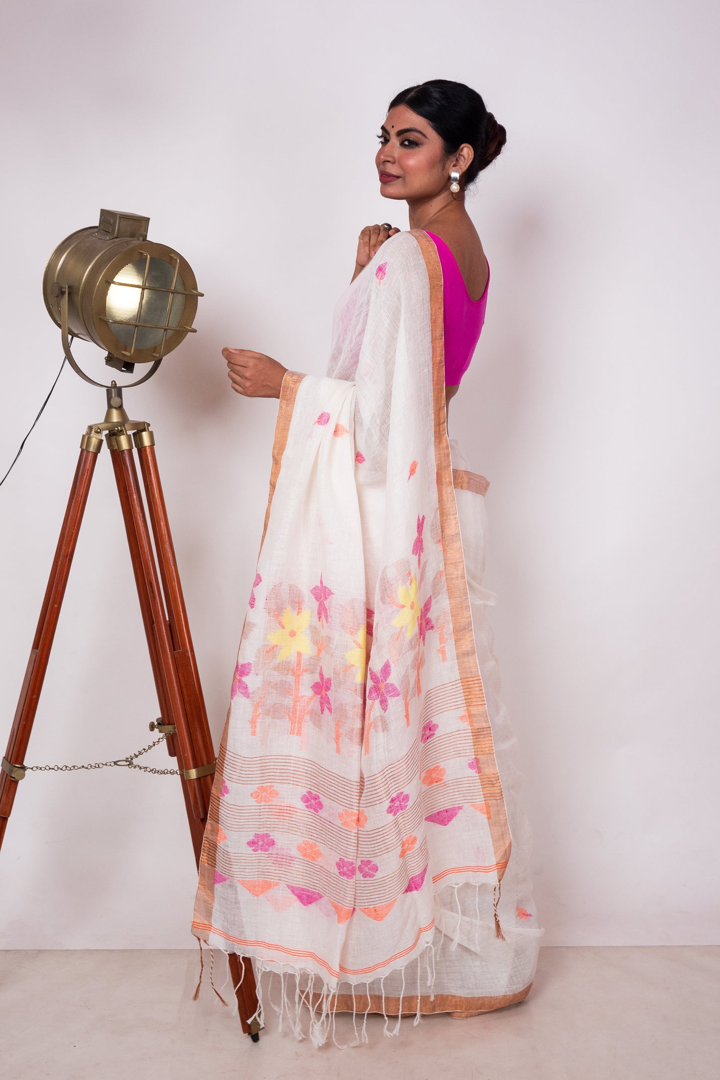 White Linen by Linen Jamdani Woven Saree