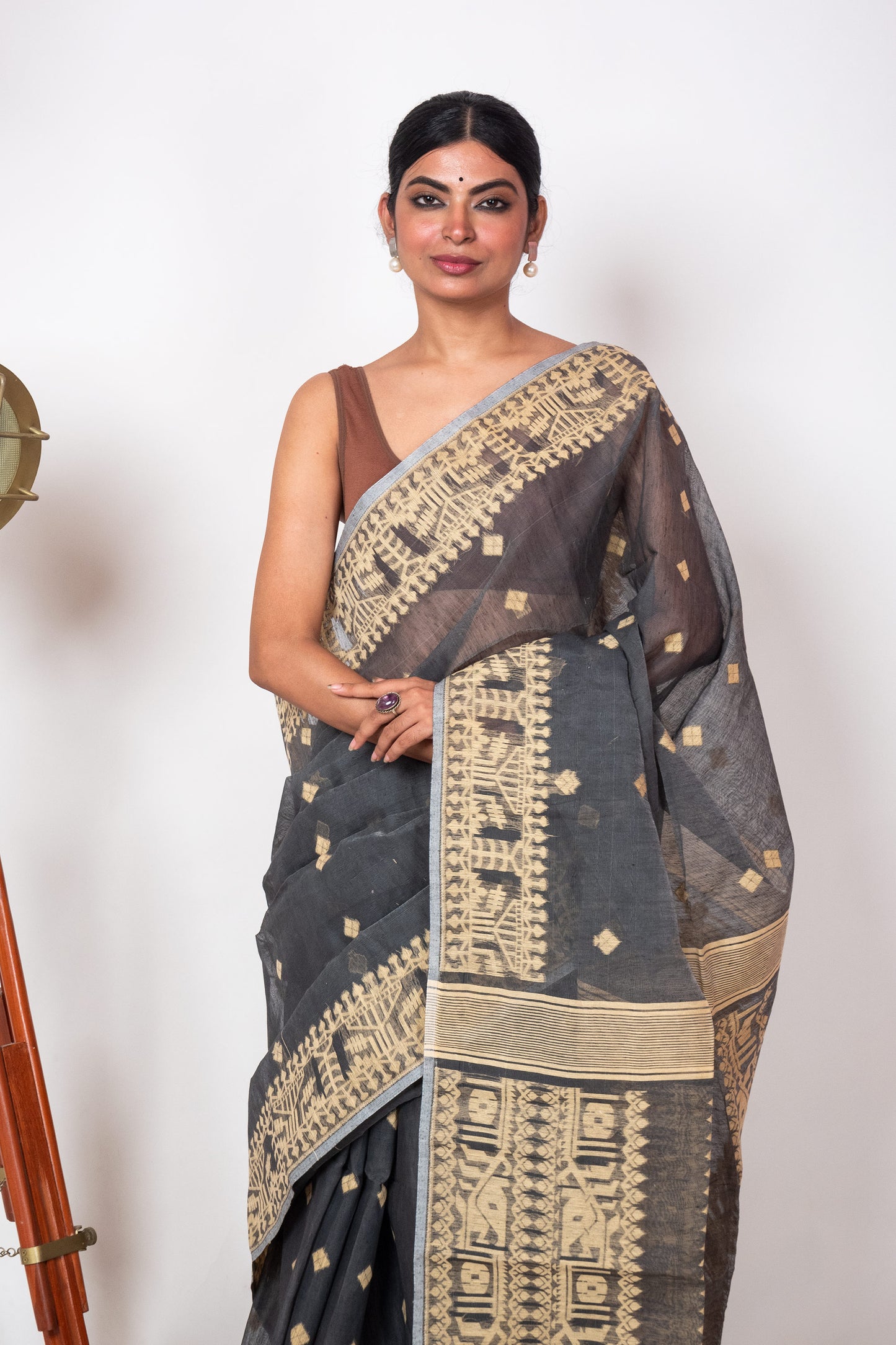 Grey Beige Bengal Jamdani Saree