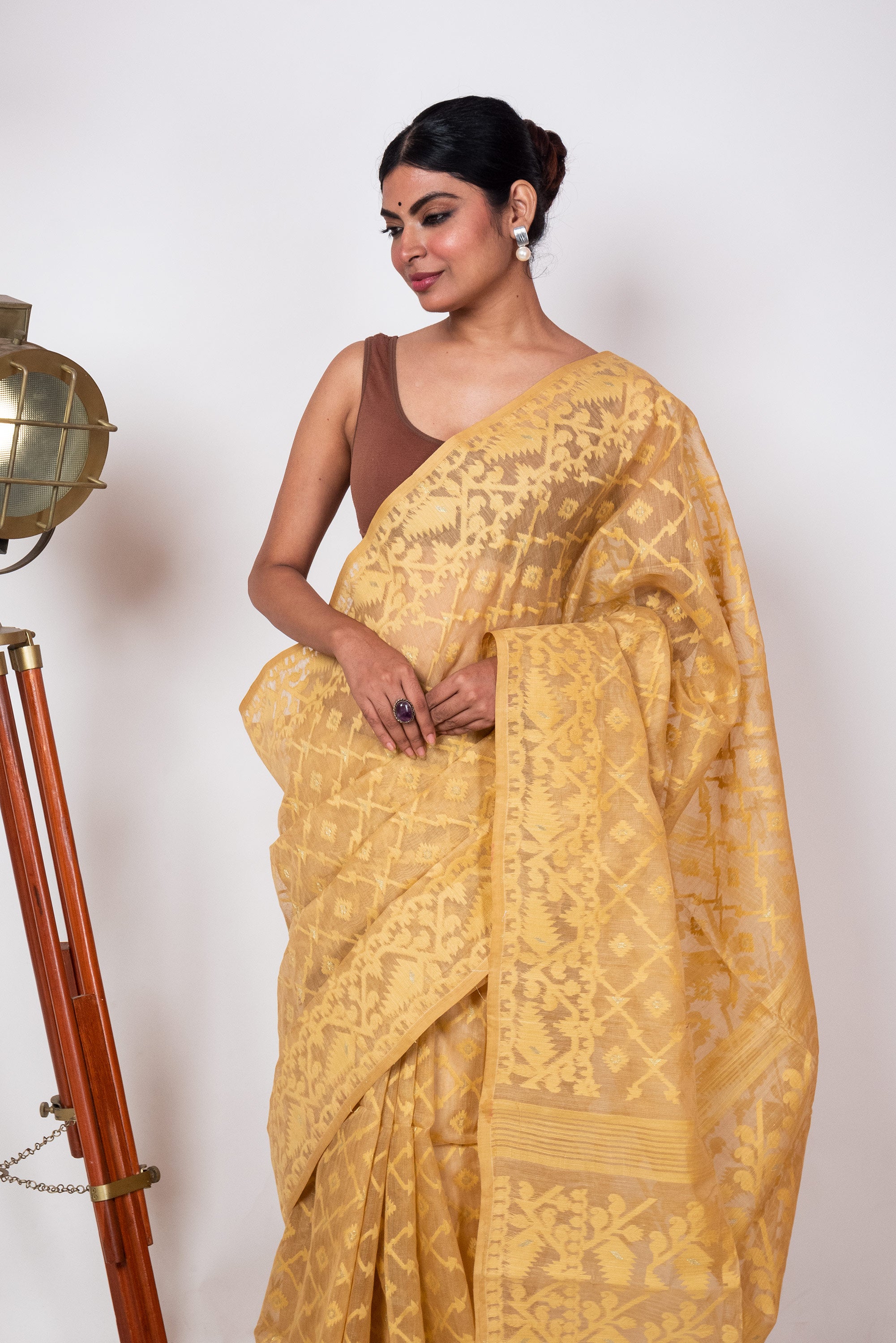 Hotsell Beige Jamdani saree