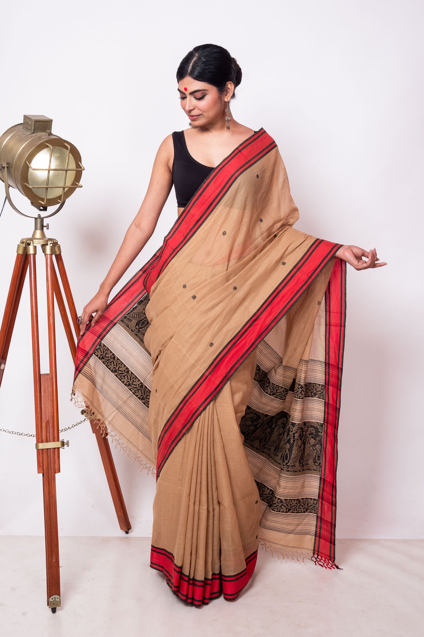 Chai Cotton Handloom Woven Human Figure Baluchari Saree