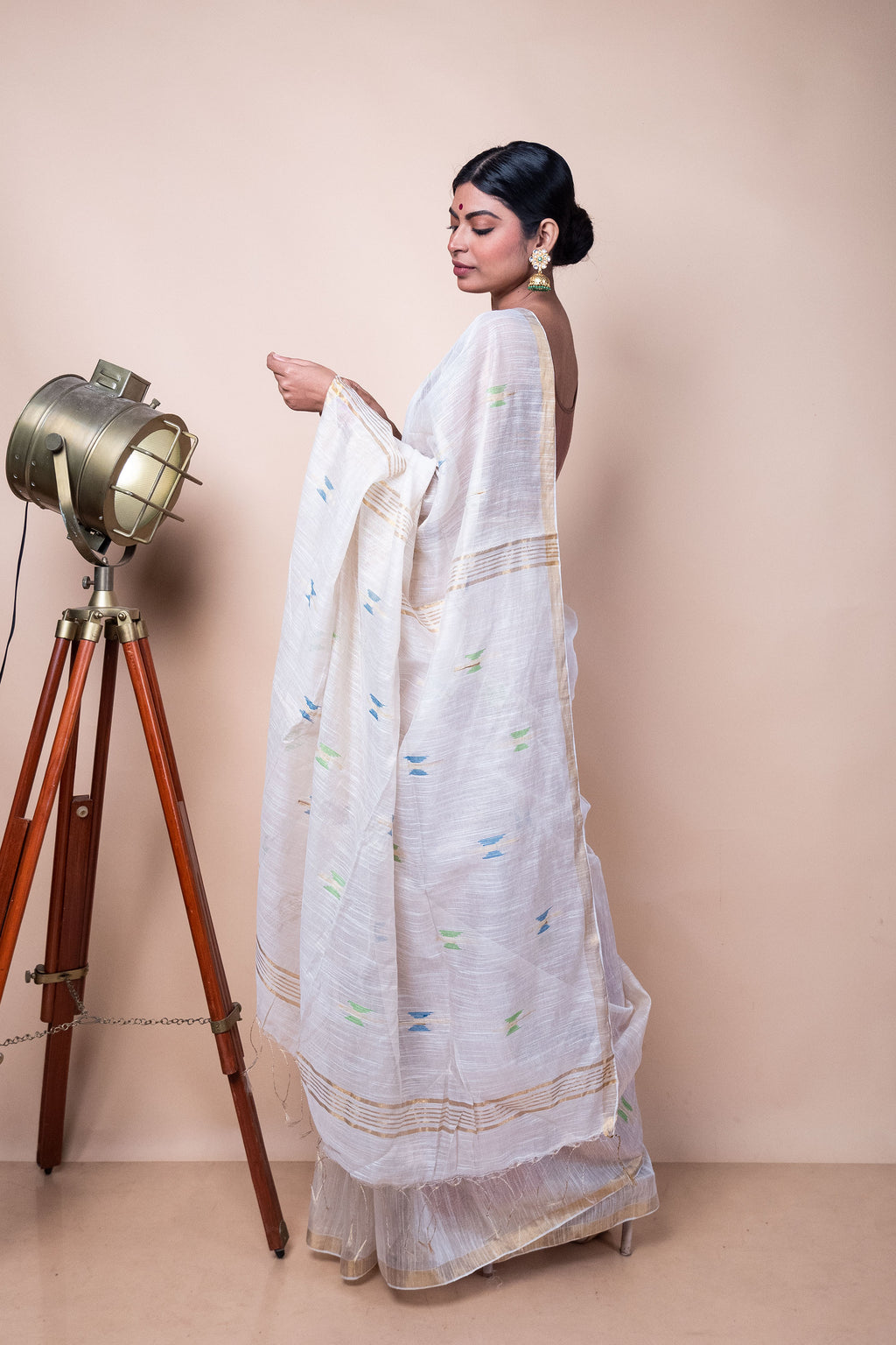 White Mixed Tissue Saree with Jamdani Motifs