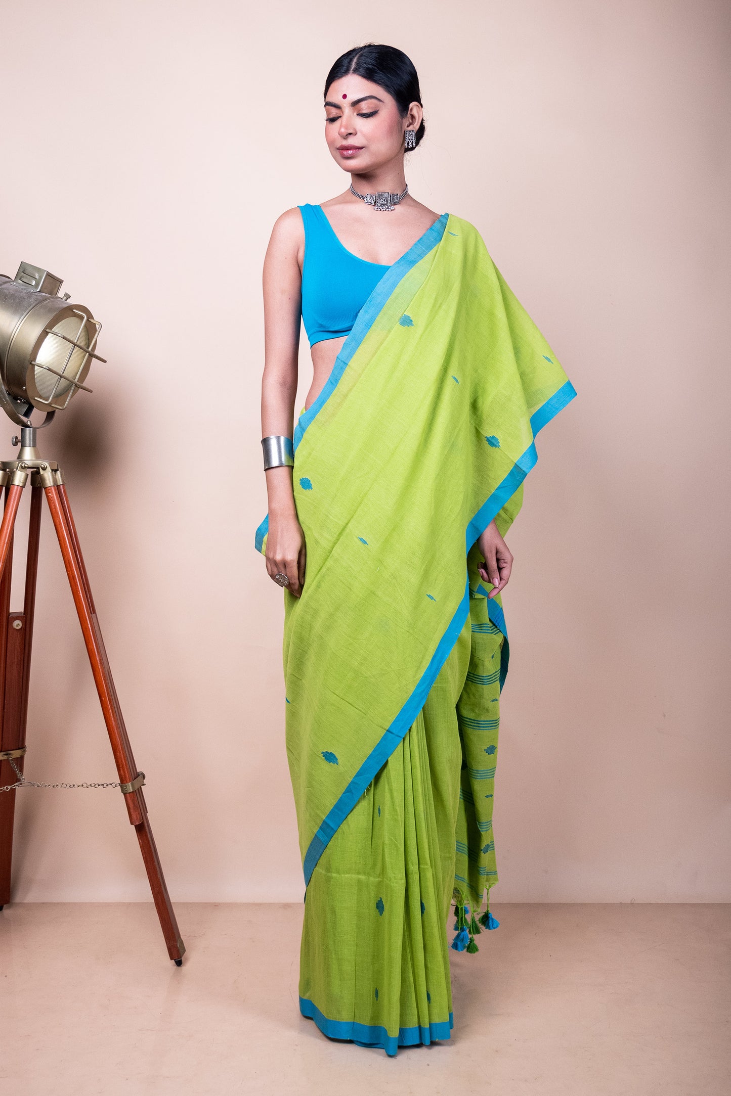 Parrot Green Handloom Needle Woven Jamdani Saree