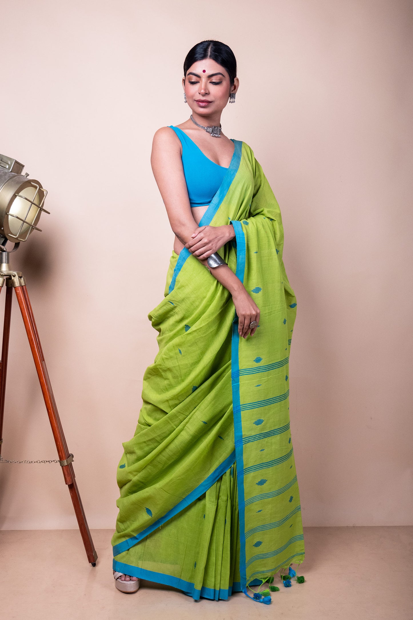 Parrot Green Handloom Needle Woven Jamdani Saree