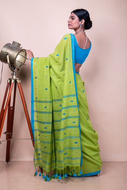 Parrot Green Handloom Needle Woven Jamdani Saree