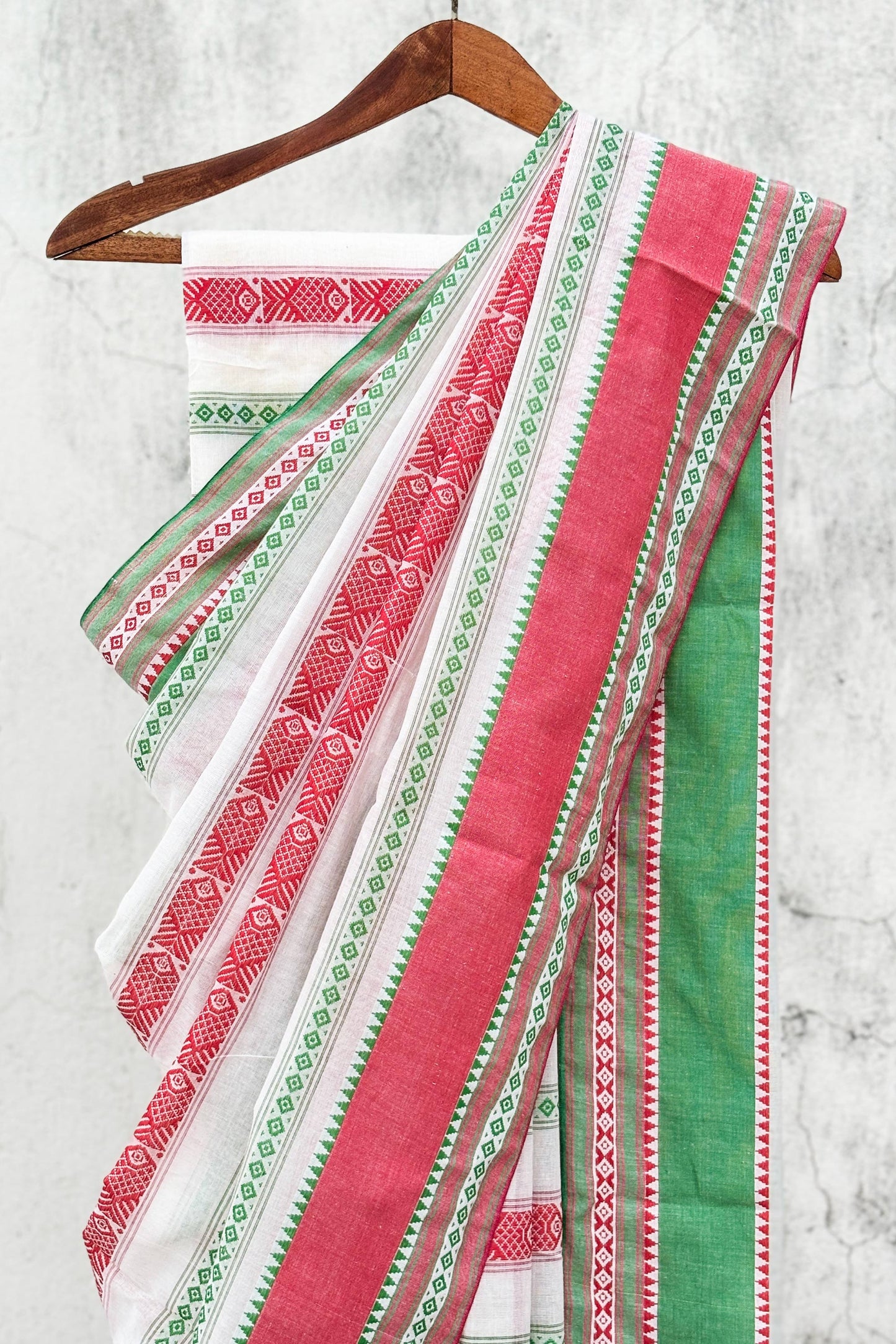 Red Fish Motifs Dhaniakhali Cotton Saree with Ganga-Jamuna Border