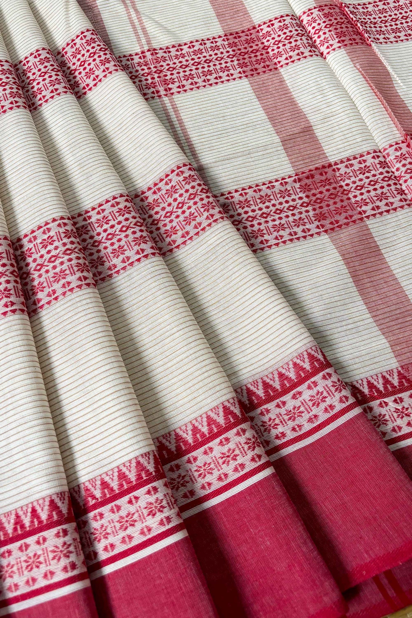 Red White Woven Stipes Cotton Dhaniakhali Saree