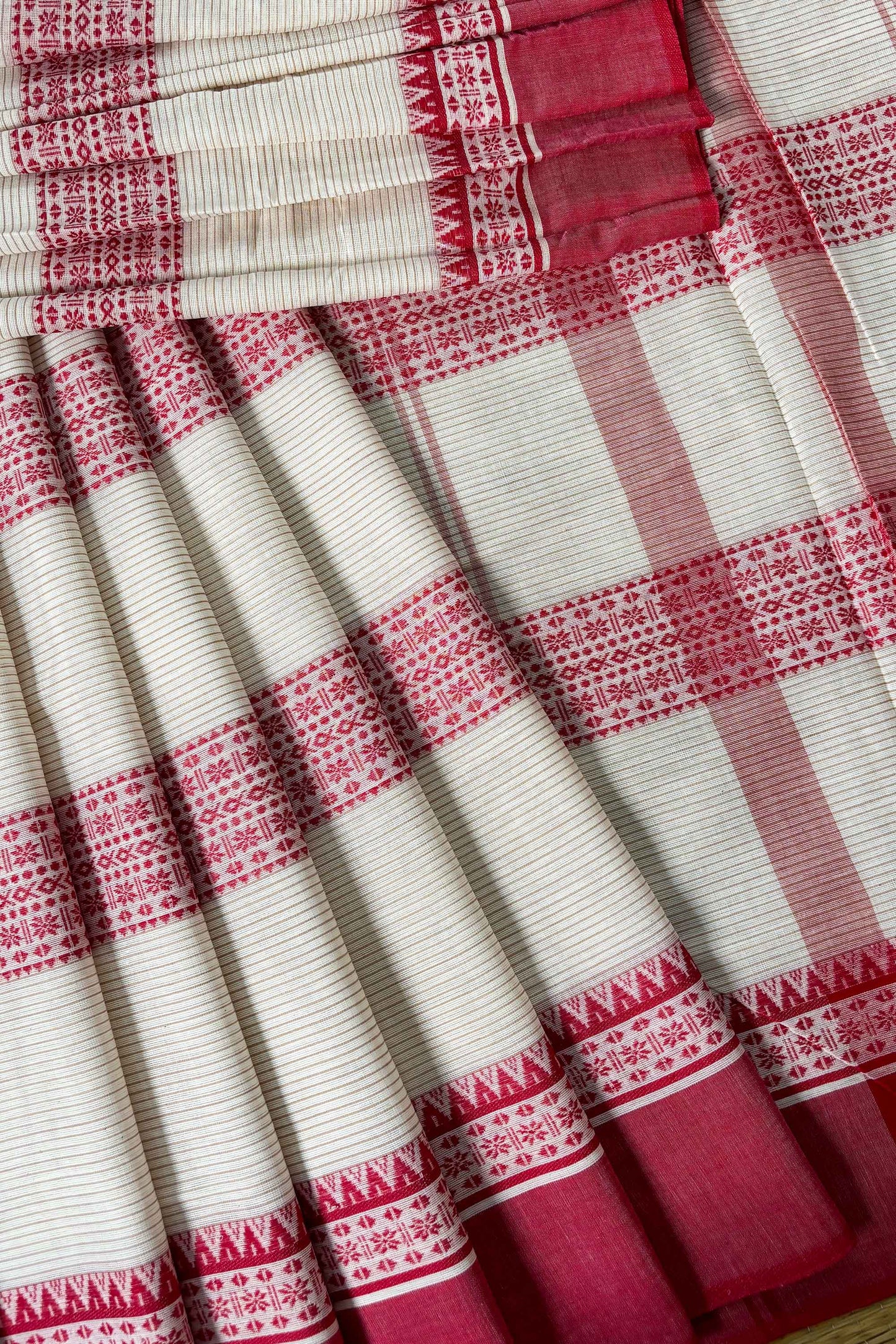 Red White Woven Stipes Cotton Dhaniakhali Saree