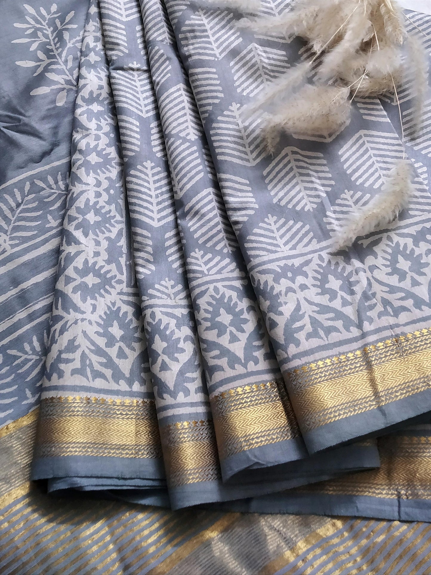 Silver Maheshwari Silk Cotton Saree