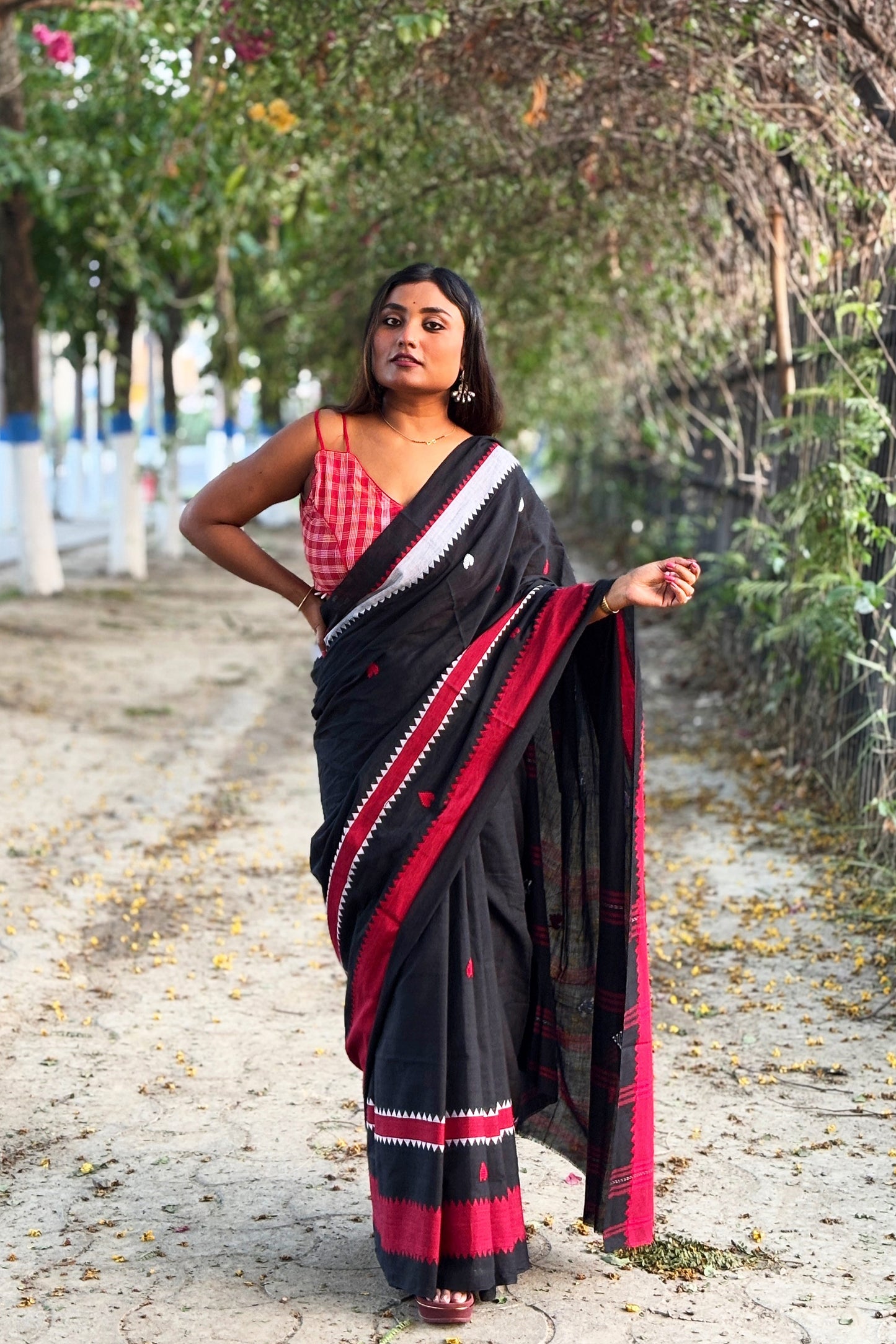 Black Love Woven Dhaniakhali Cotton Saree with Red Saree