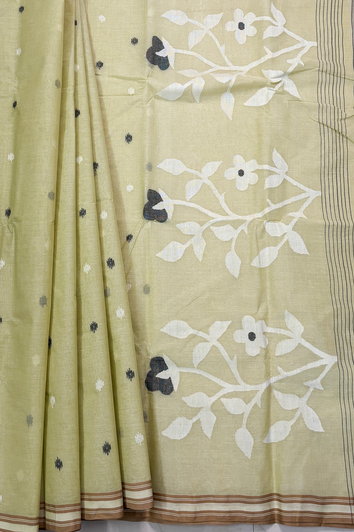 Light Pista Green Purely Handloom Needle Woven Jamdani Saree