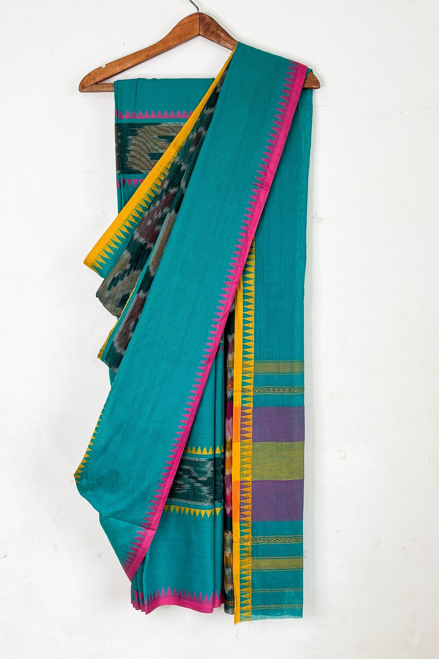 Tute Cotton Dhaniakhali Saree with Woven Ikkat Stries