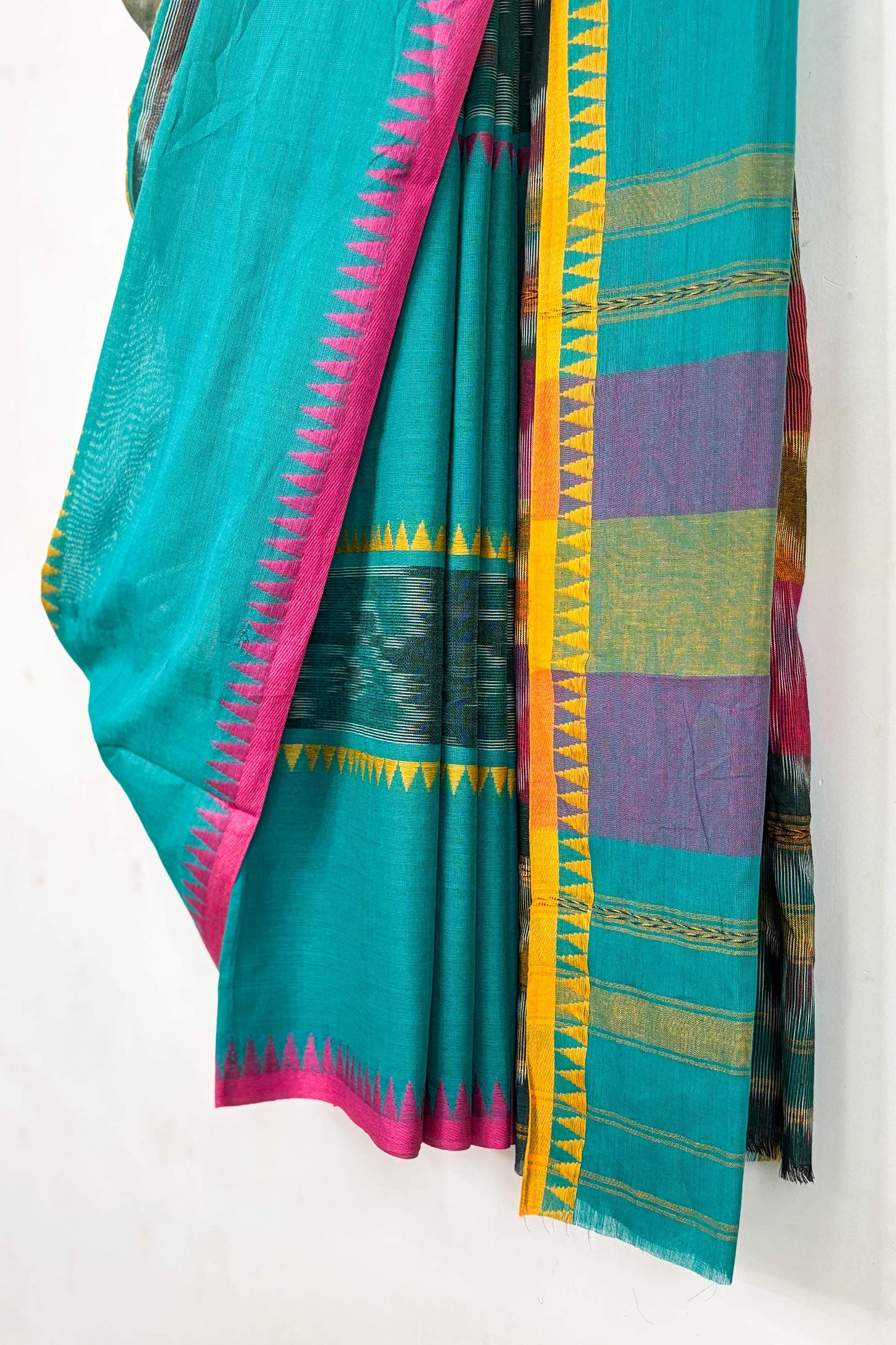 Tute Cotton Dhaniakhali Saree with Woven Ikkat Stries
