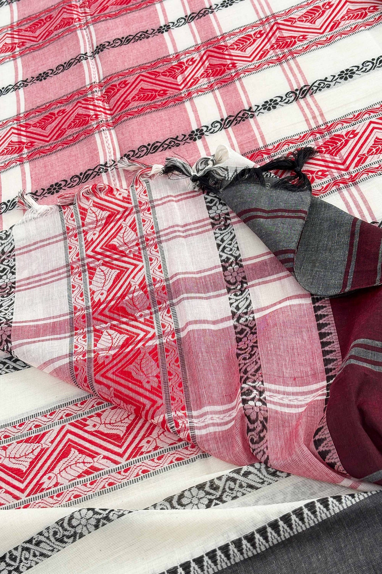 White Red Fish Woven Stripe Cotton Dhaniakhali Saree Ganga Jamuna Border