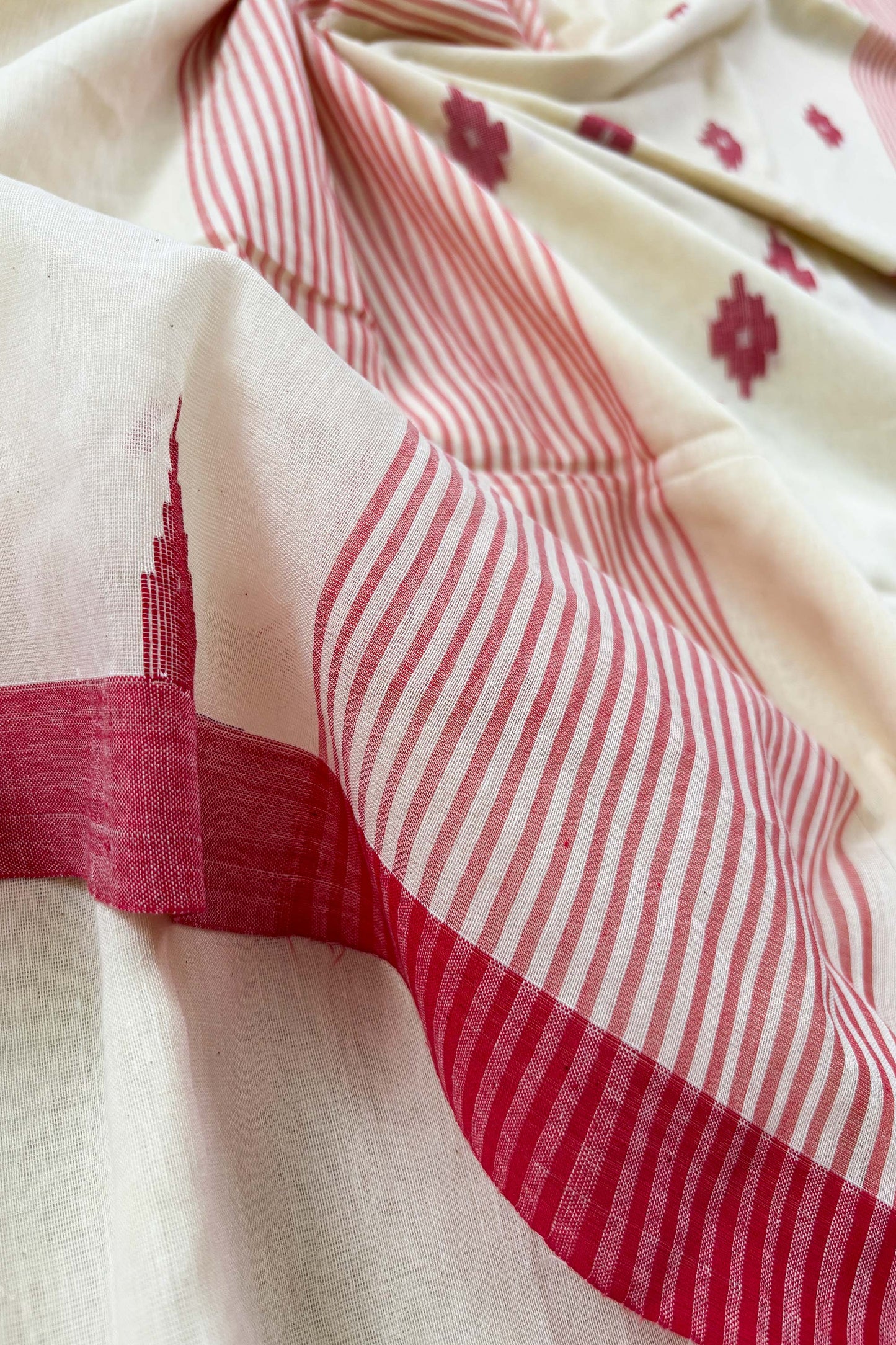 Off white Red Handloom Cotton Jamdani Motif Saree with Temple Borders
