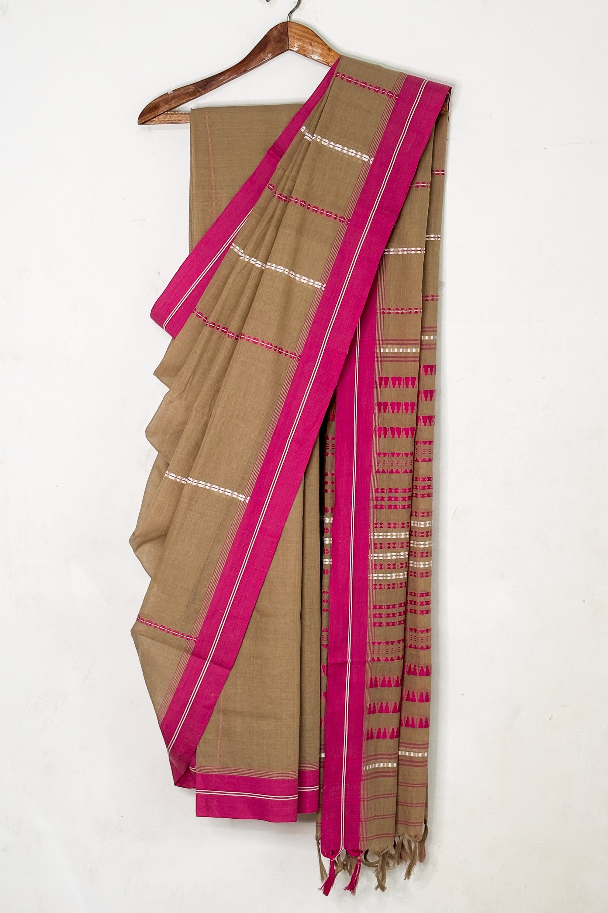 Mud Bengal Cotton Saree with Pink Border