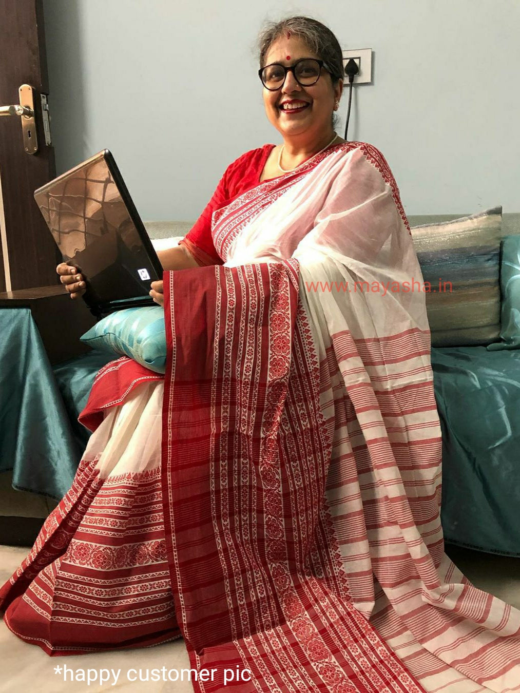 White-Red Begumpuri Handwoven Cotton Saree - MAYASHA